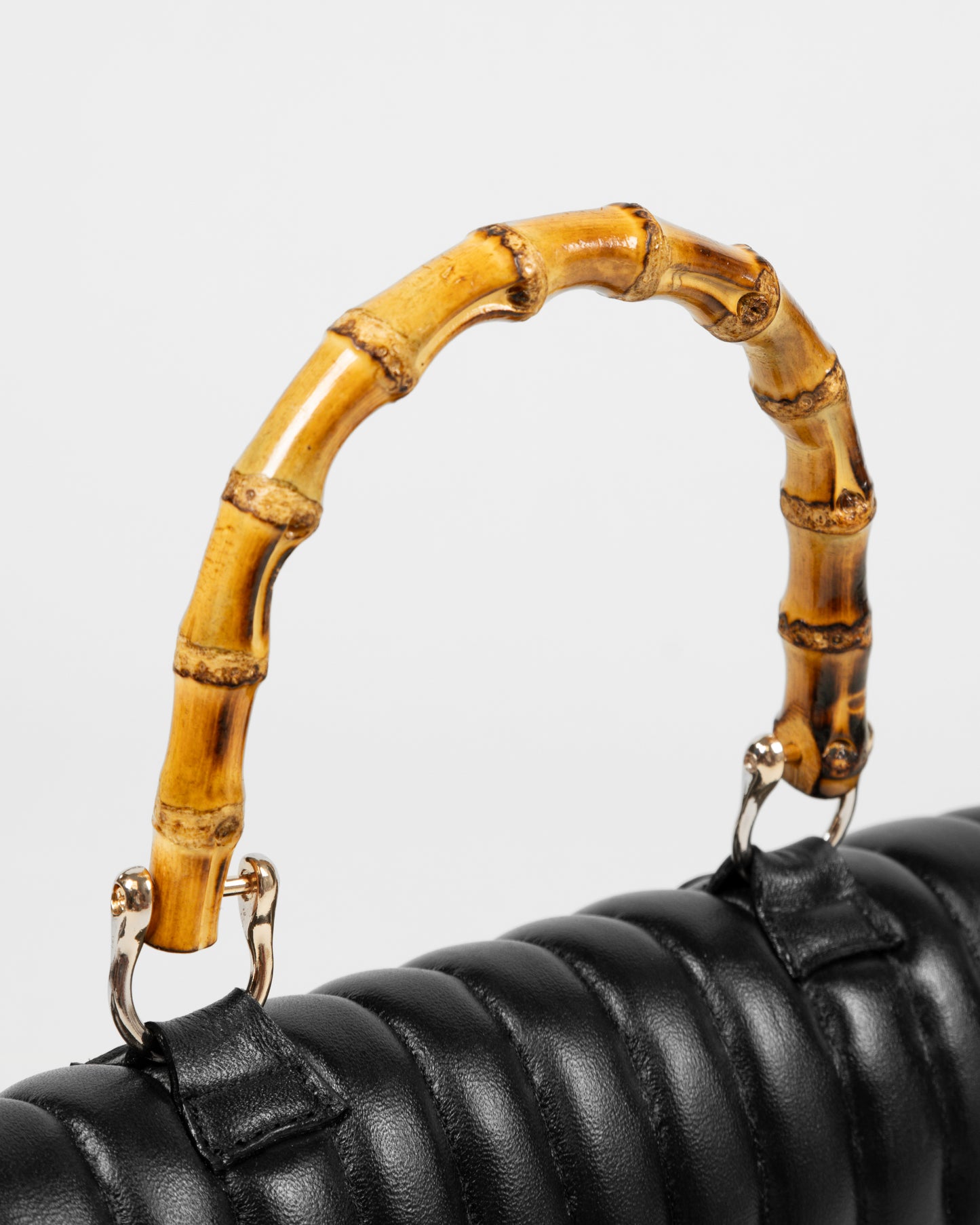 Bolso bambu en Cuero Negro - Carolina Laiton