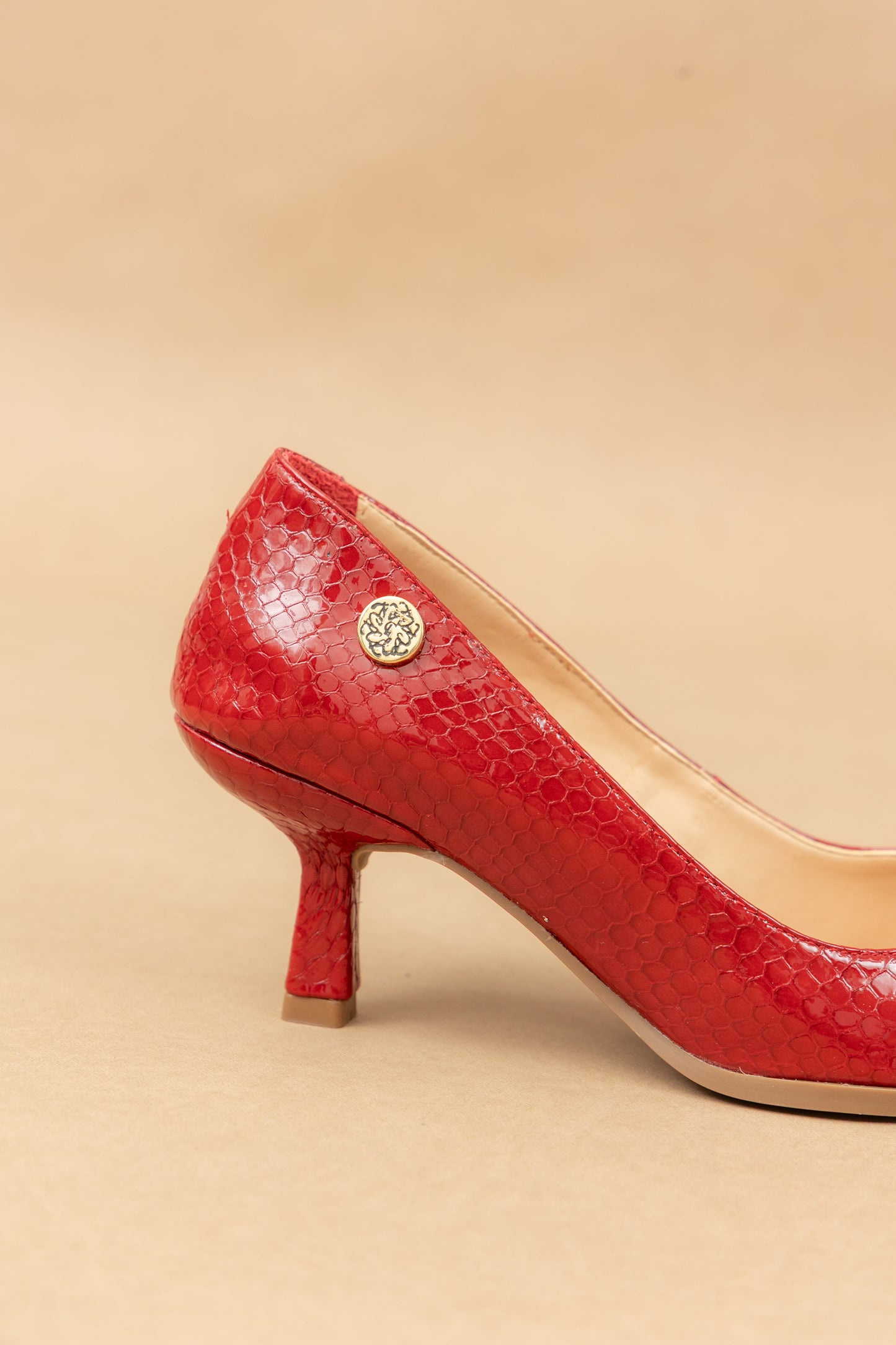 Stiletto Sonia - Cuero Charol Serpiente Rojo -Tacón 3.5 cms - Carolina Laiton