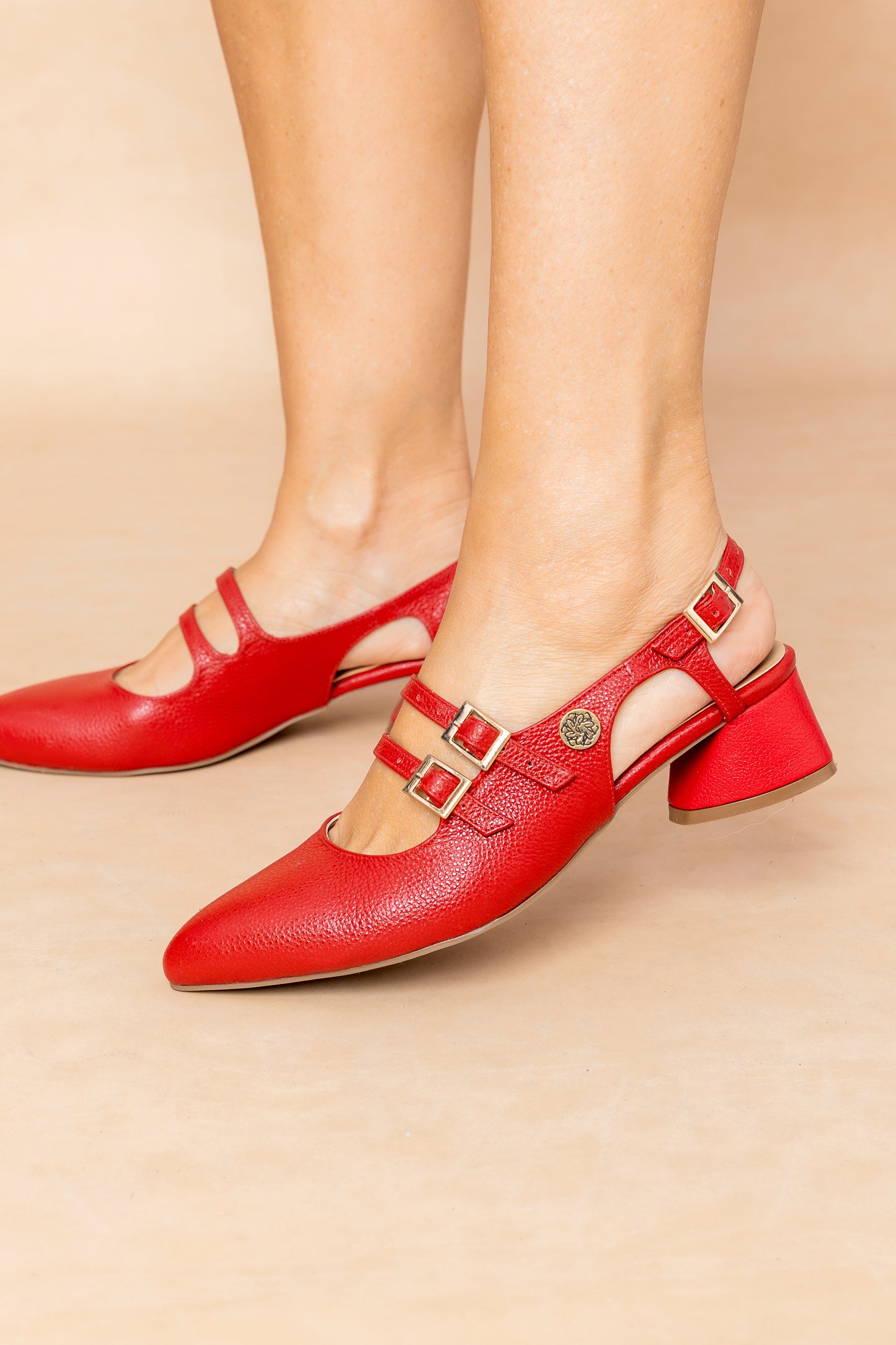 Stiletto Brunella Cuero Rojo - Tacon kitten heel 3.5 cms - Carolina Laiton