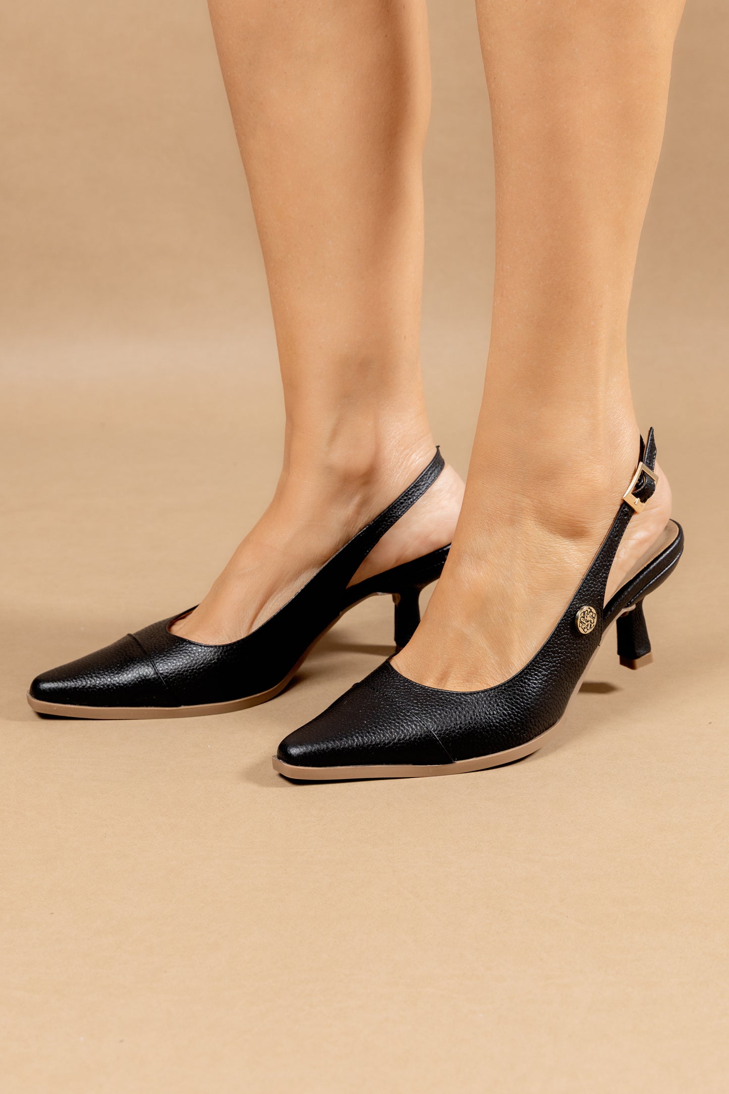 Stiletto Francesca - Cuero Italiano Brisa Negro -Tacón 5.5 cms - Carolina Laiton