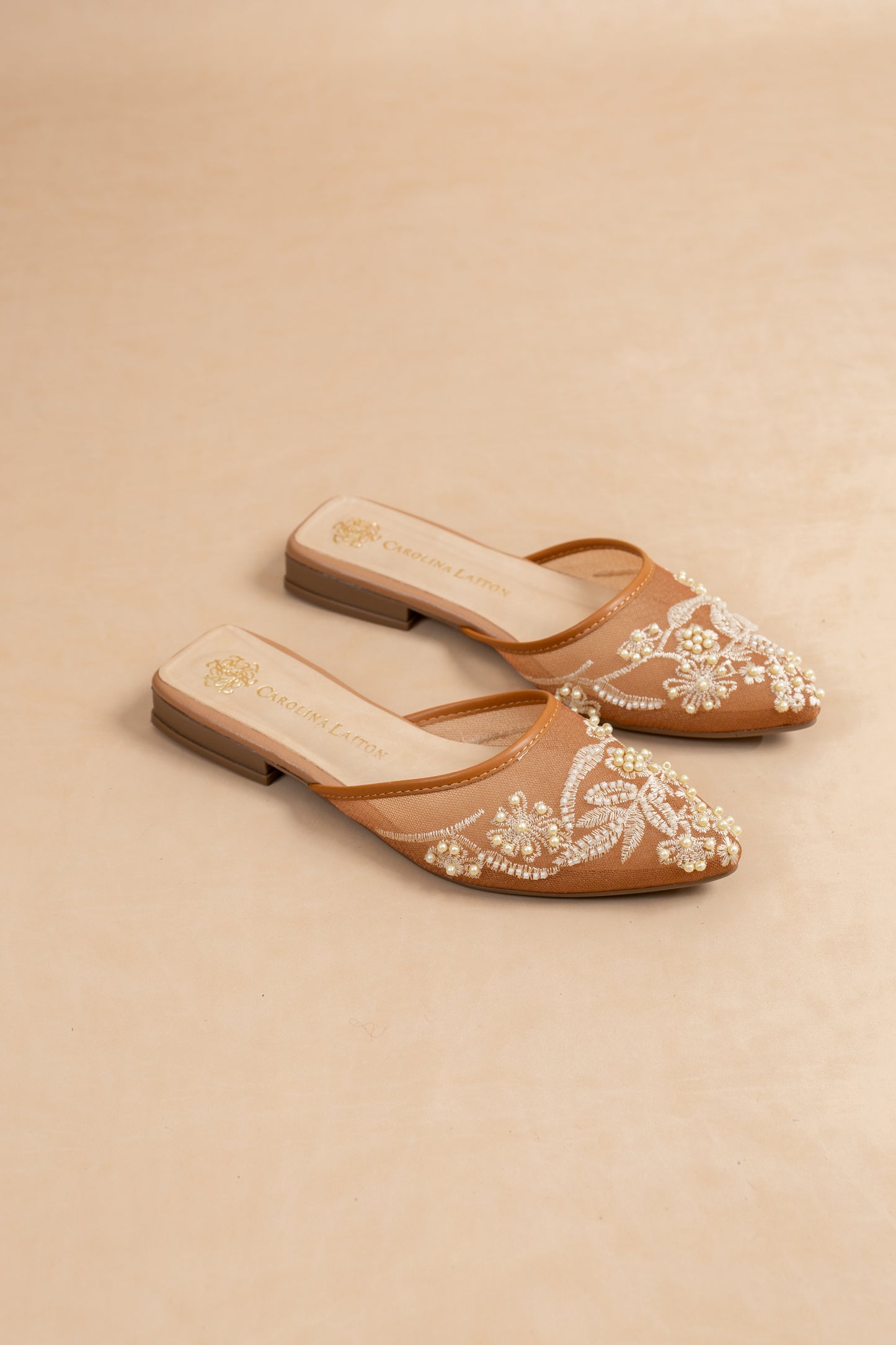 Baleta Amelia - Bordado Miel x Blanco - Carolina Laiton