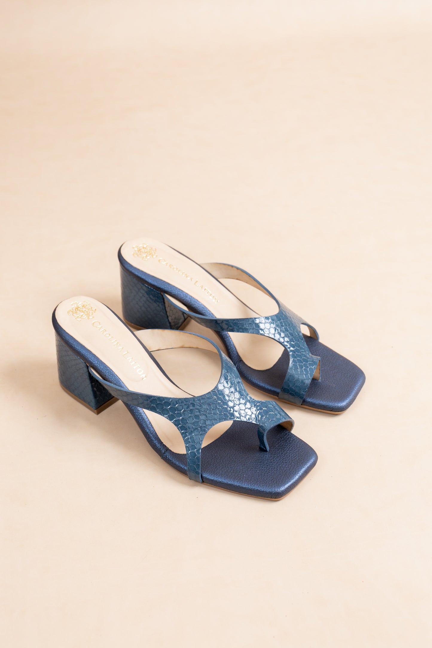 Sandalia Eloisa - Cuero Azul- Tacon 5.5 cm - Carolina Laiton