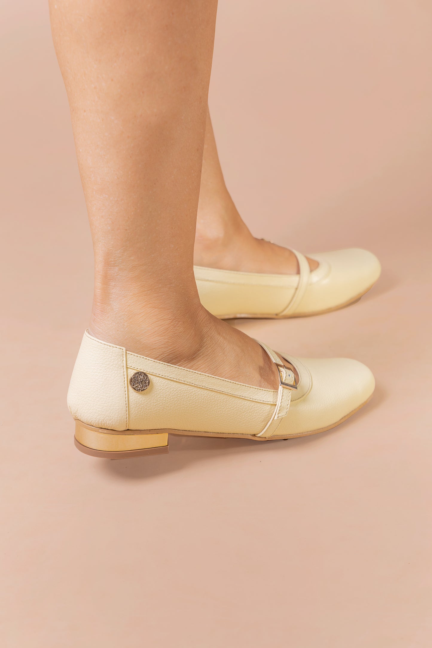 Baleta Aura Cuero Beige - Carolina Laiton