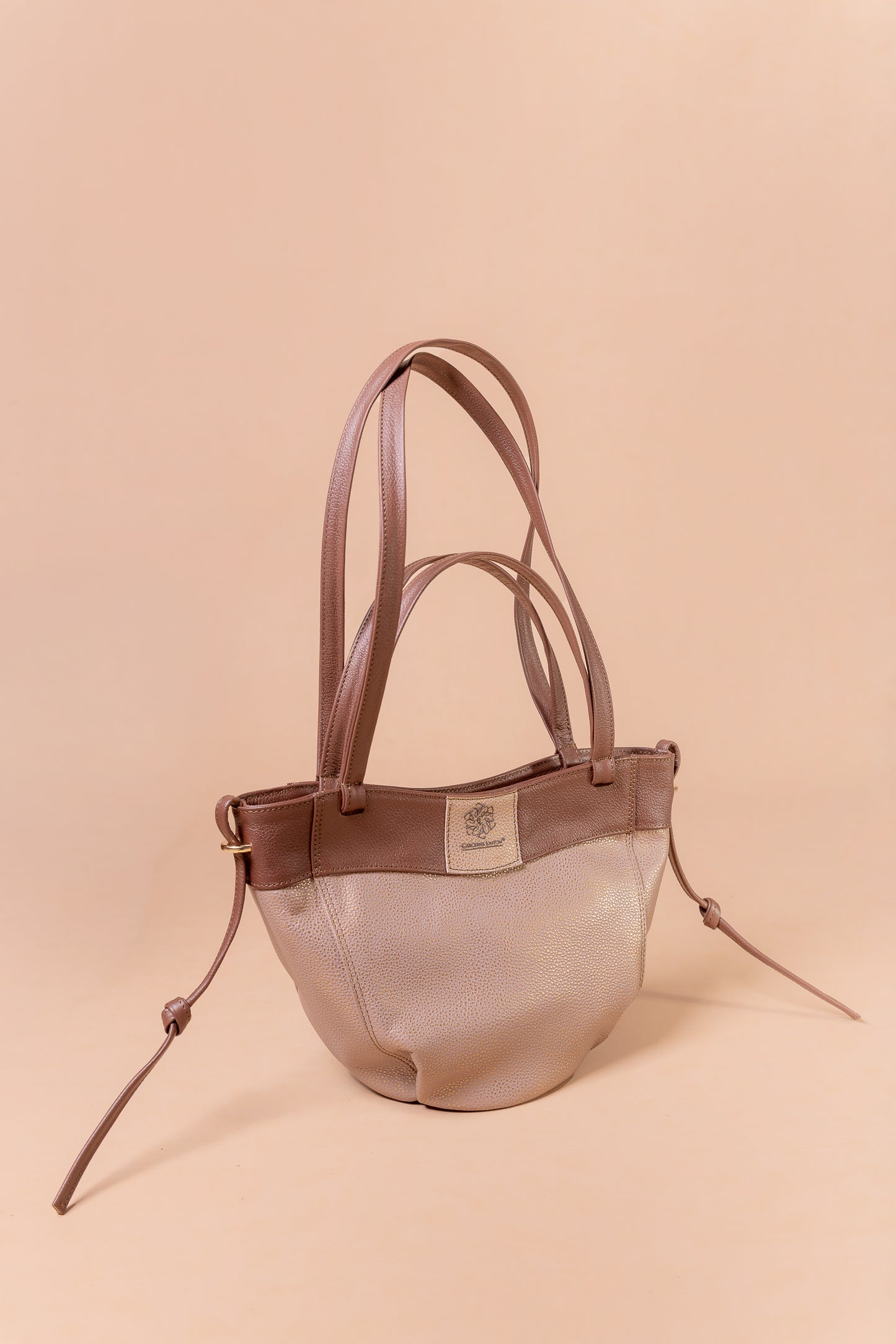 Bolso Orel en Cuero Miel- Carolina Laiton