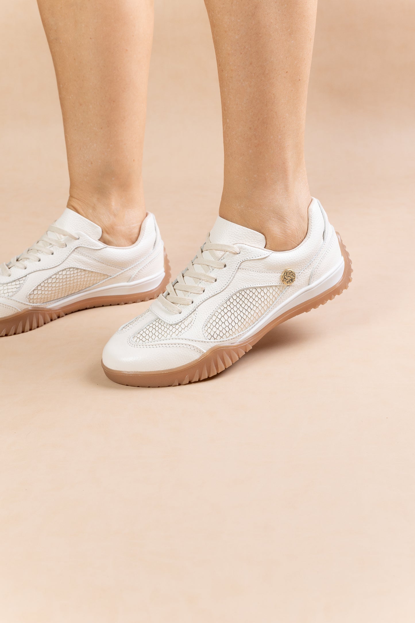 Tenis Gazelle Cuero Blanco - Carolina Laiton