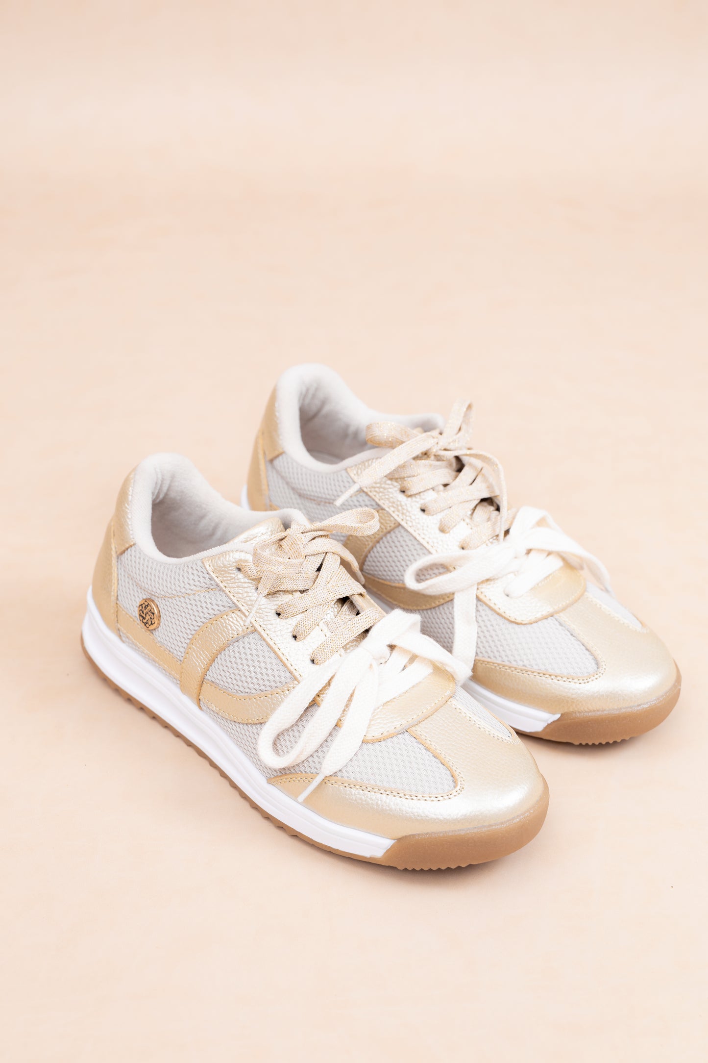 Tenis Arti - Cuero champaña- Carolina Laiton