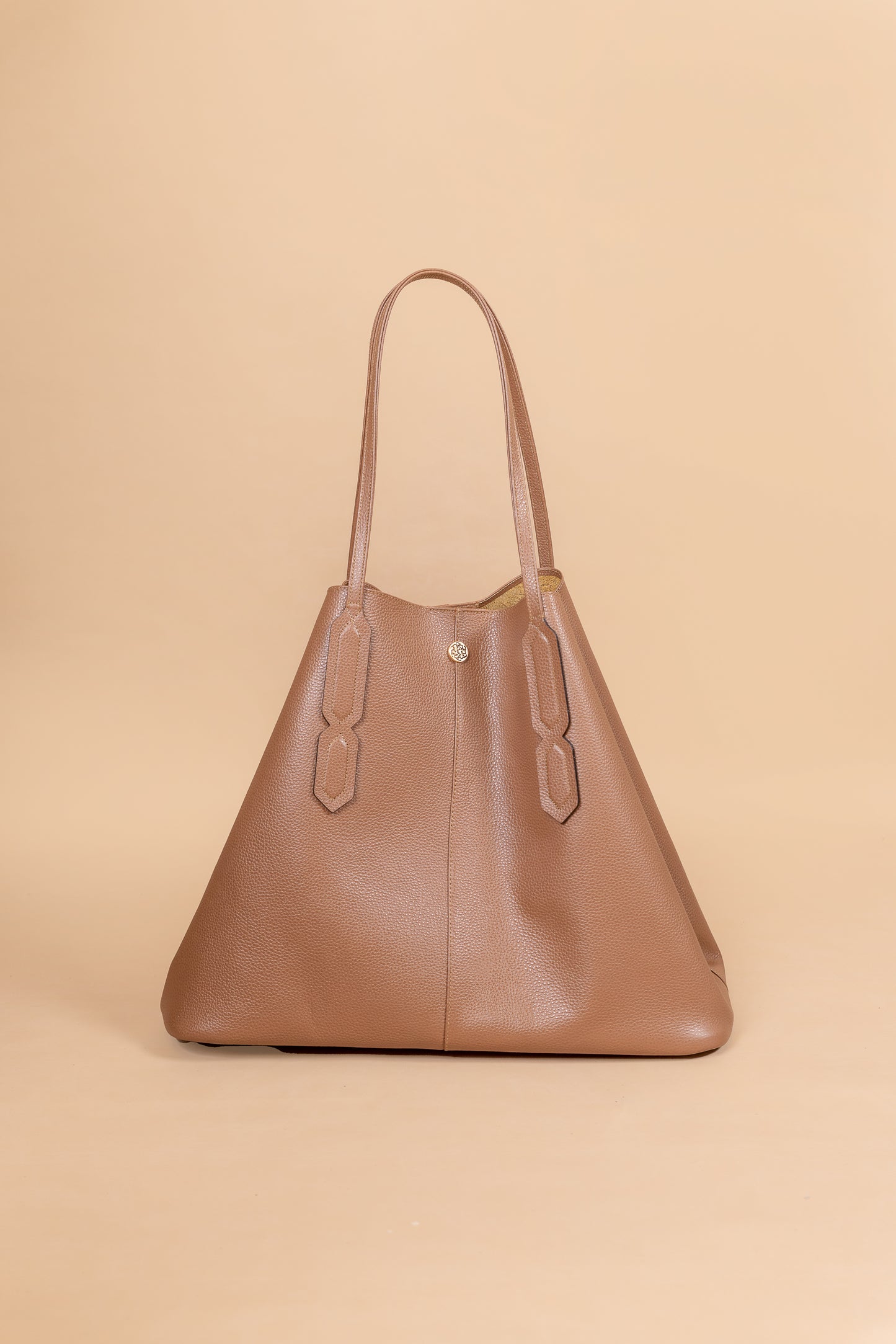 Bolso Tótem en Cuero Miel - Carolina Laiton