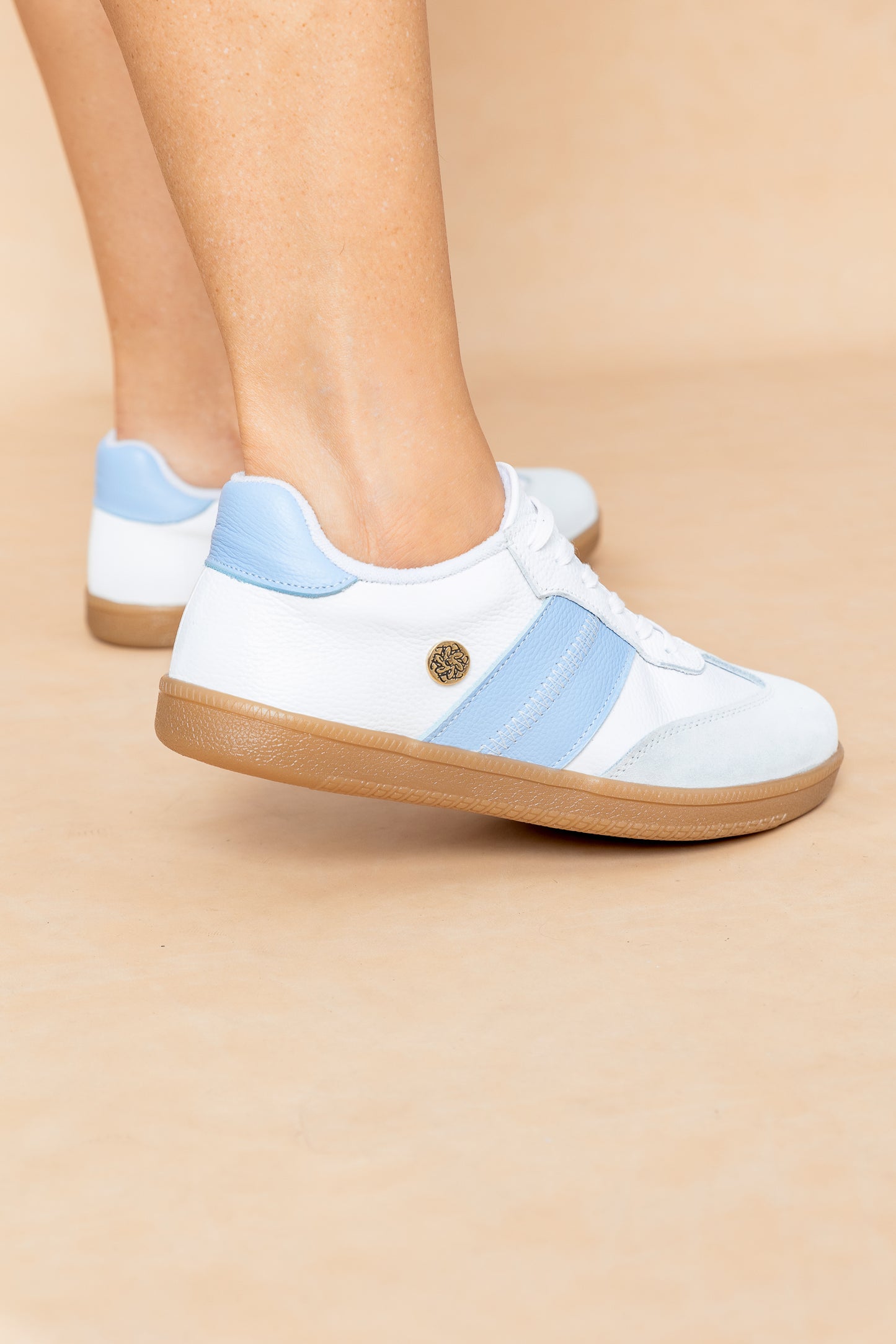 Tenis Samba Cuero Color Variado- Carolina Laiton