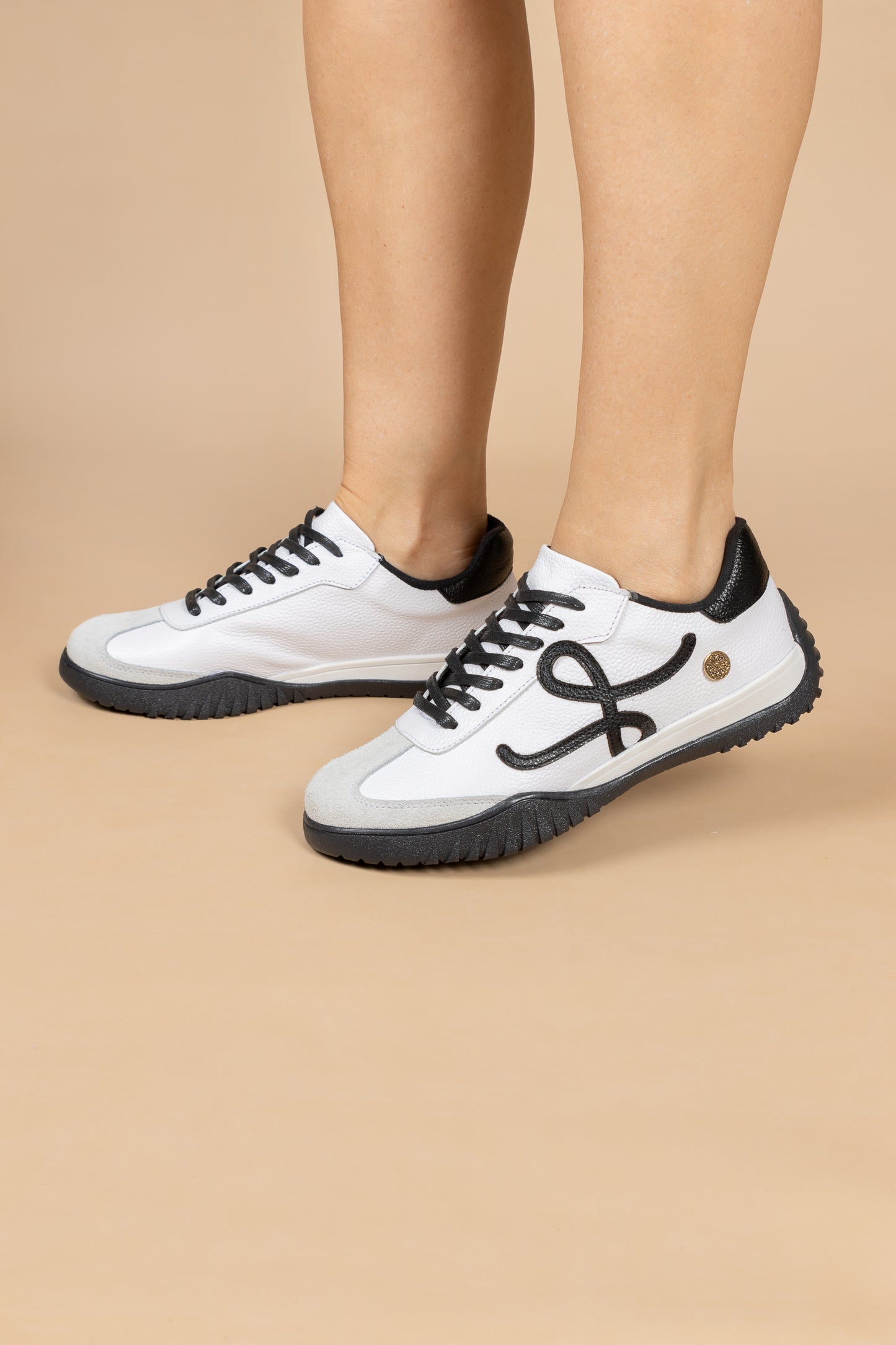 Tenis Luna Cuero Negro x Blanco - Carolina Laiton
