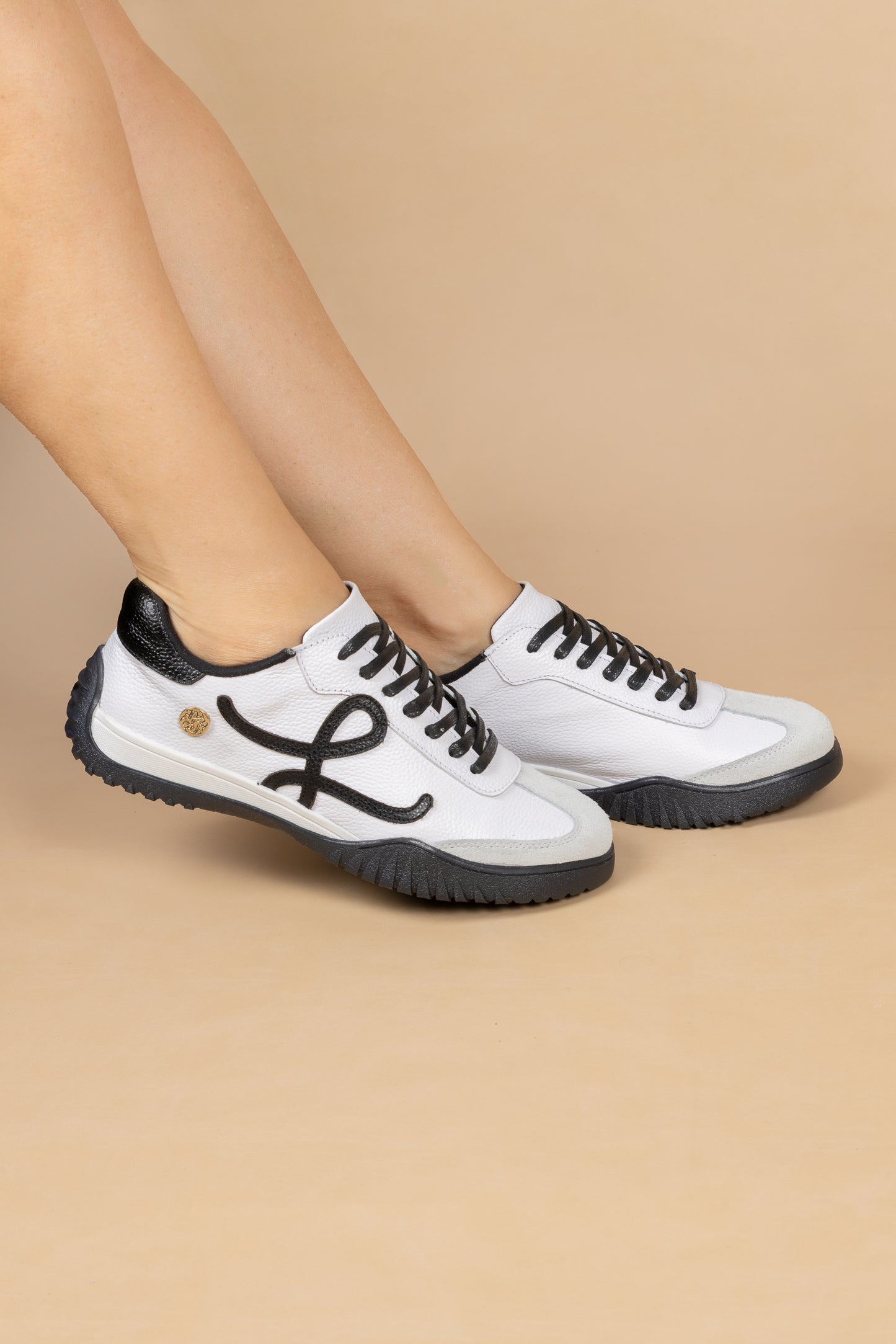 Tenis Luna Cuero Negro x Blanco - Carolina Laiton