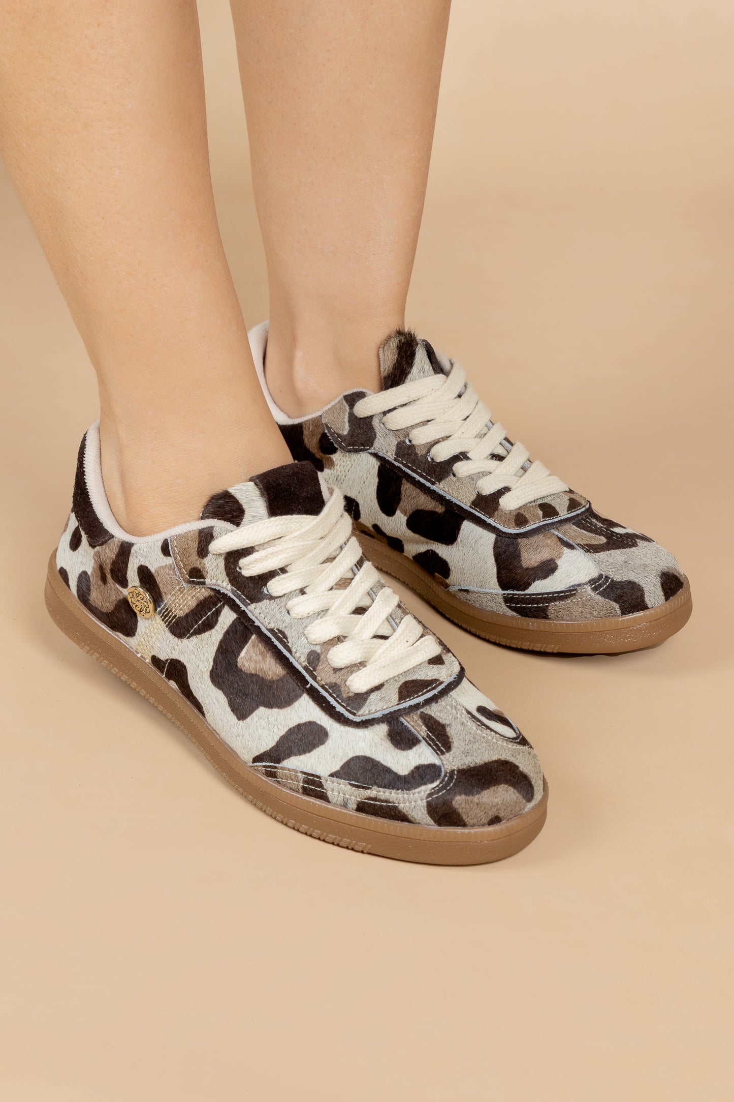 Tenis Claire Cuero Animal Print - Carolina Laiton