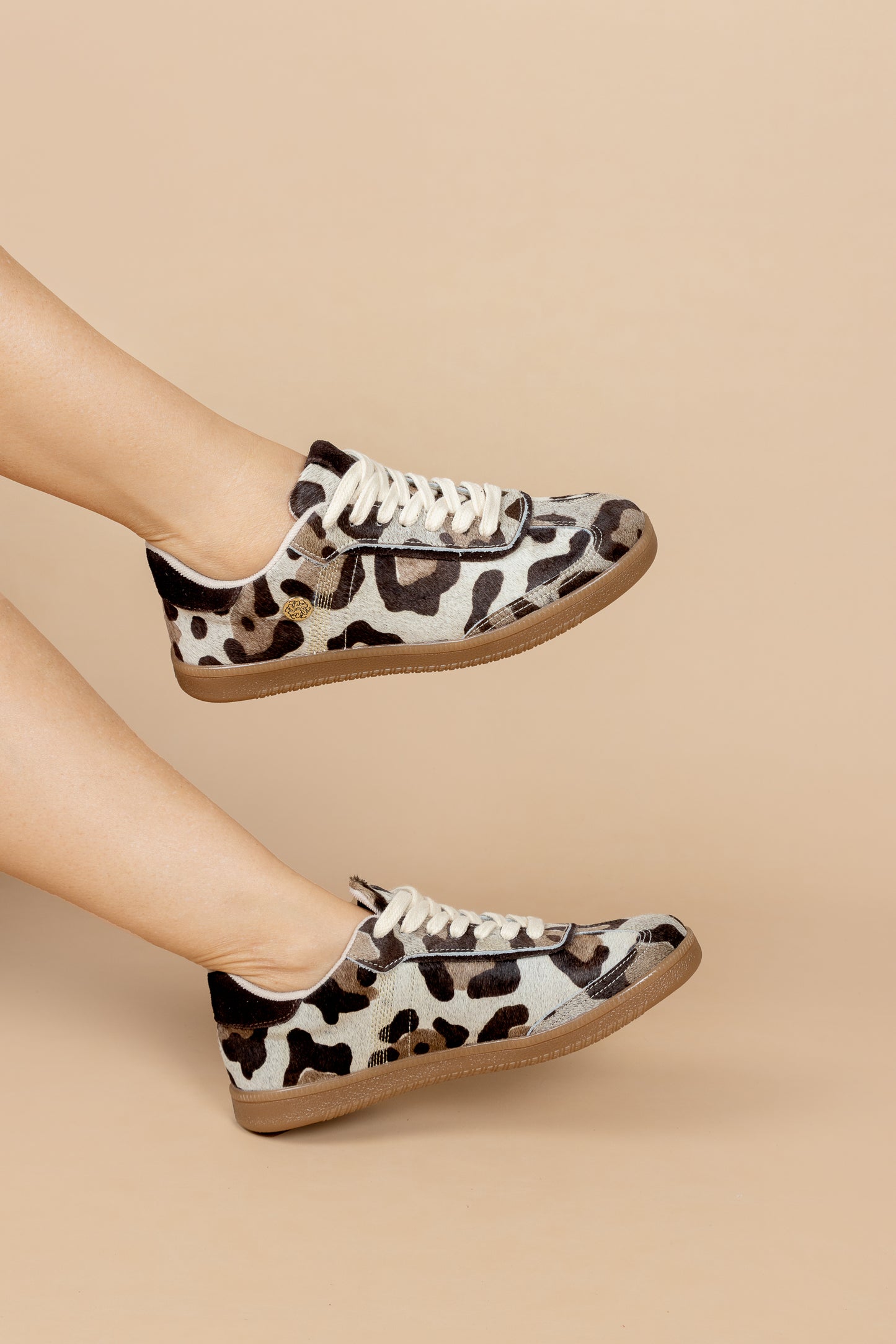 Tenis Claire Cuero Animal Print - Carolina Laiton