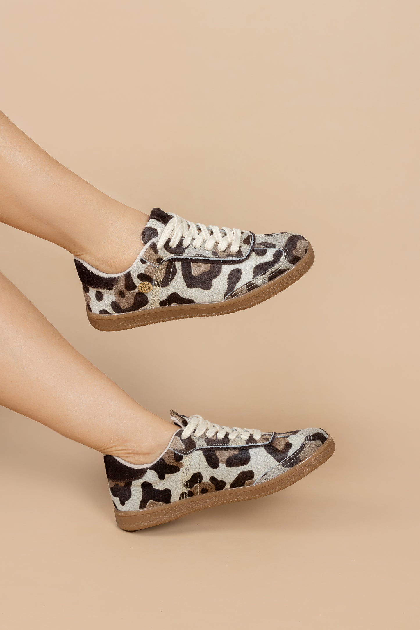 Tenis Claire Cuero Animal Print - Carolina Laiton