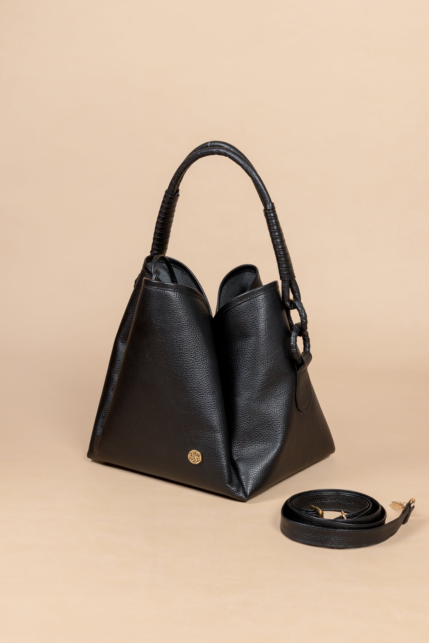 Bolso Mariam -Cuero Negro- Carolina Laiton