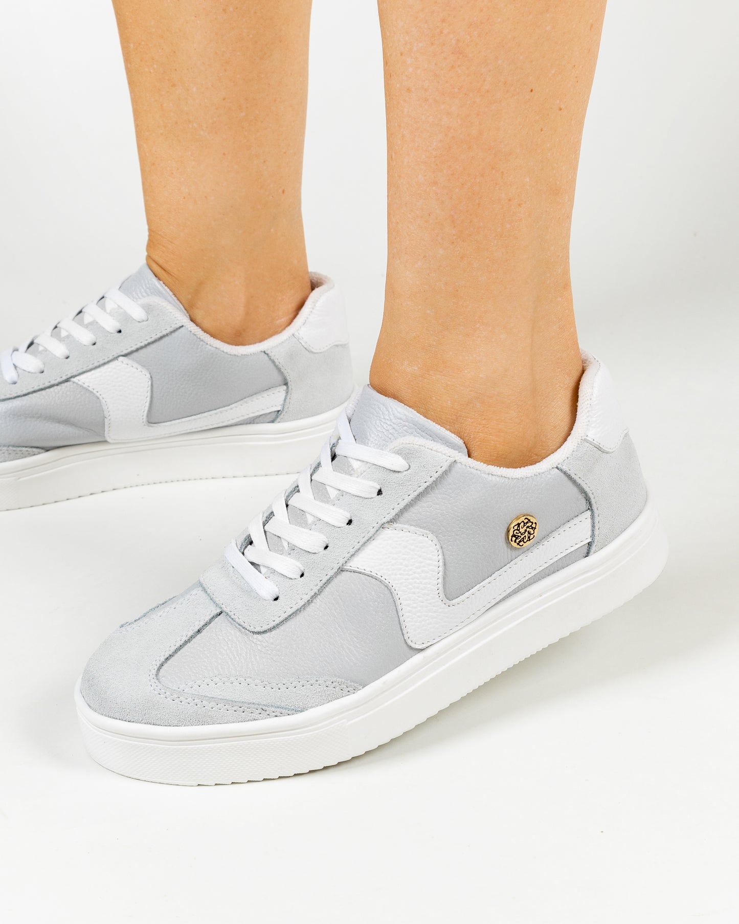 Tenis Soulder Cuero Gris por Talco- Carolina Laiton