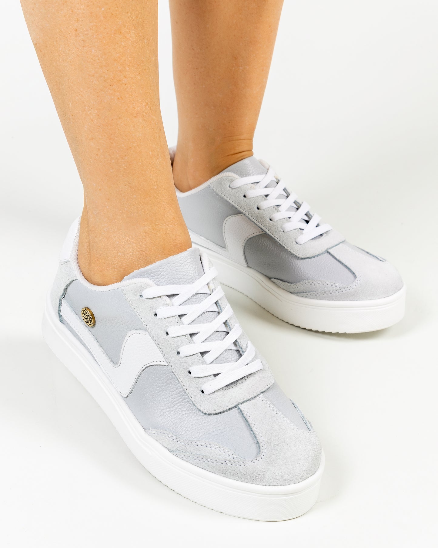 Tenis Soulder Cuero Gris por Talco- Carolina Laiton