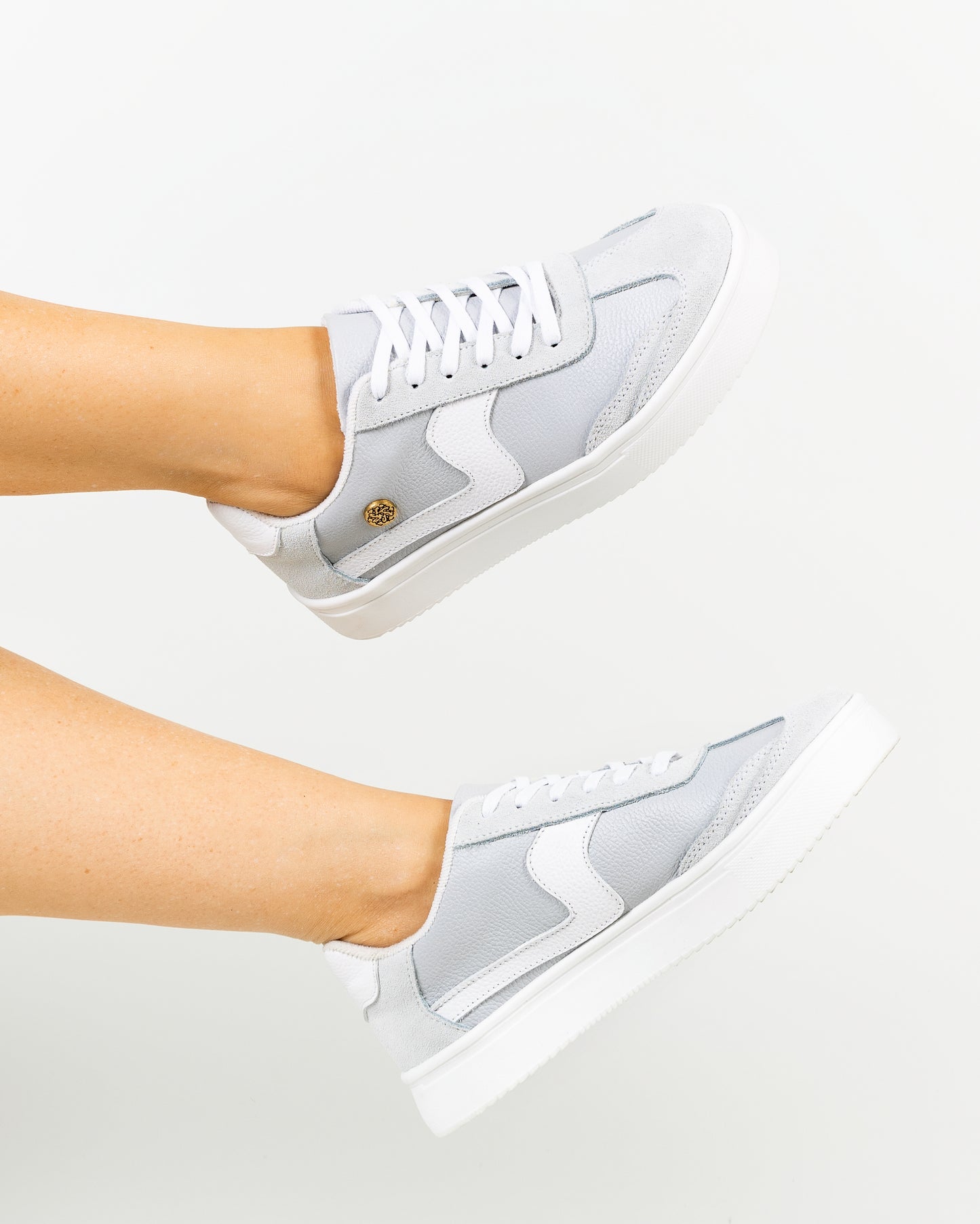 Tenis Soulder Cuero Gris por Talco- Carolina Laiton