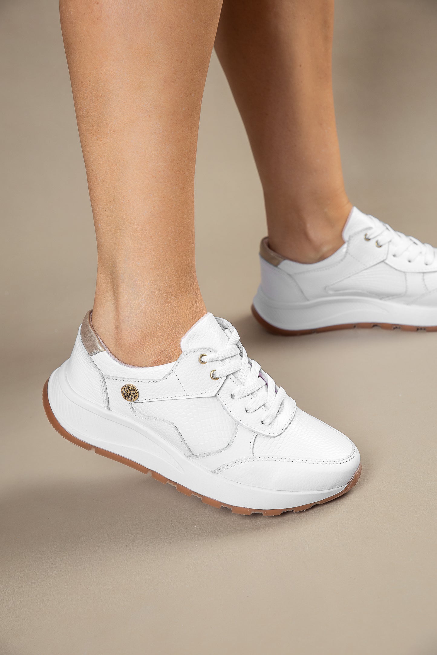 Tenis Amelia Cuero Blanco - Carolina Laiton