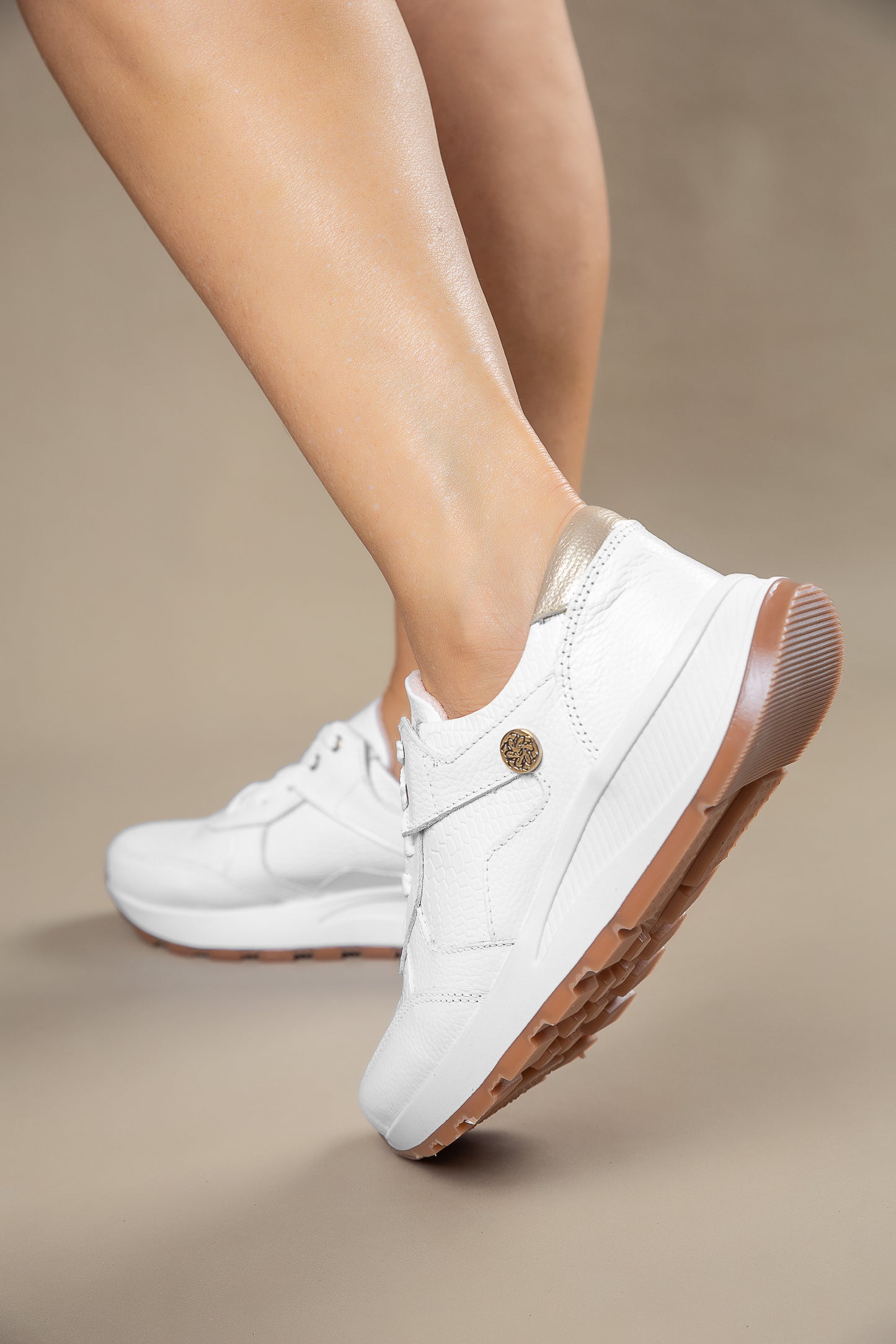 Tenis Amelia Cuero Blanco - Carolina Laiton