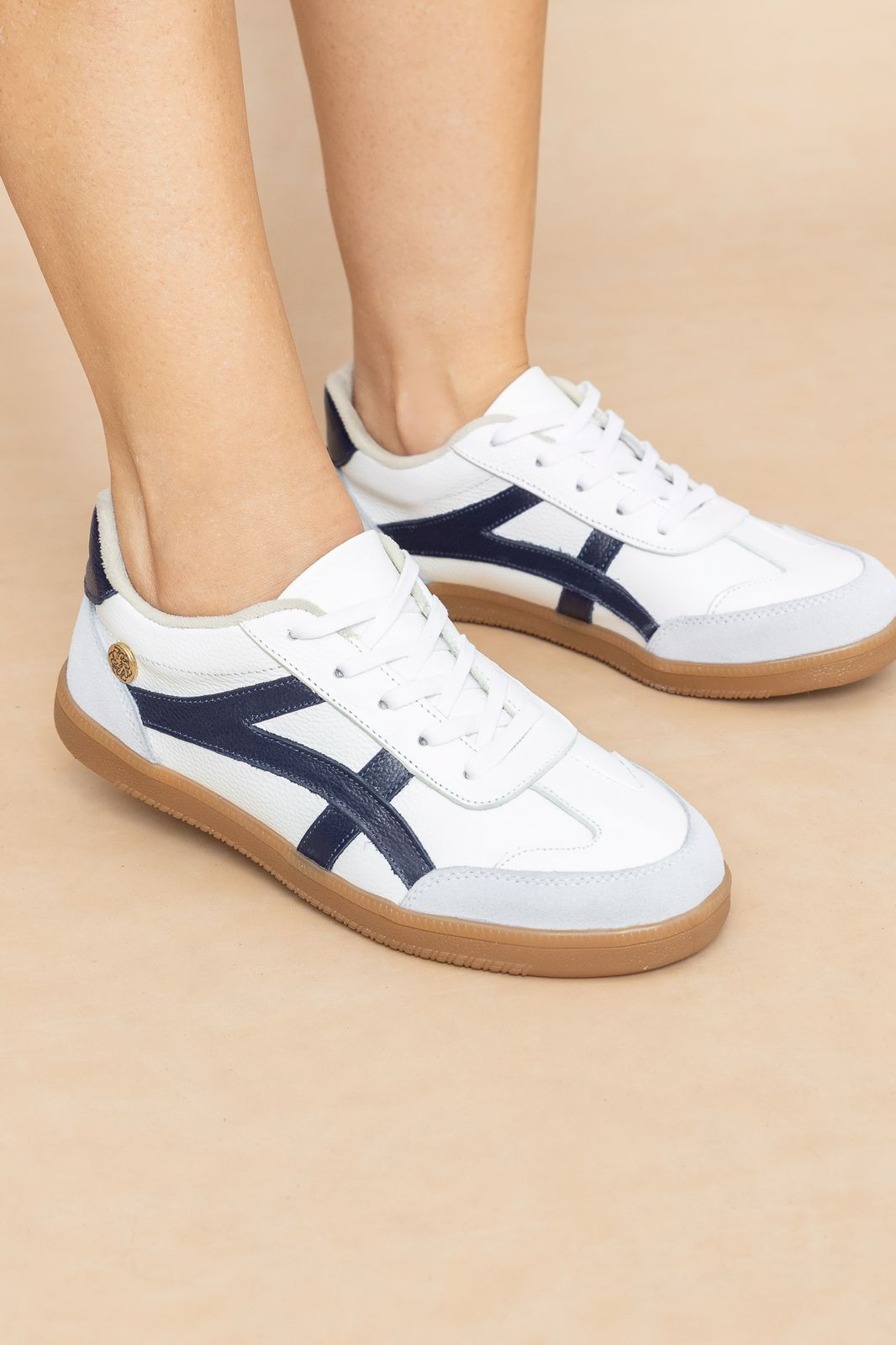 Tenis Lexy Cuero Blanco x Negro- Carolina Laiton