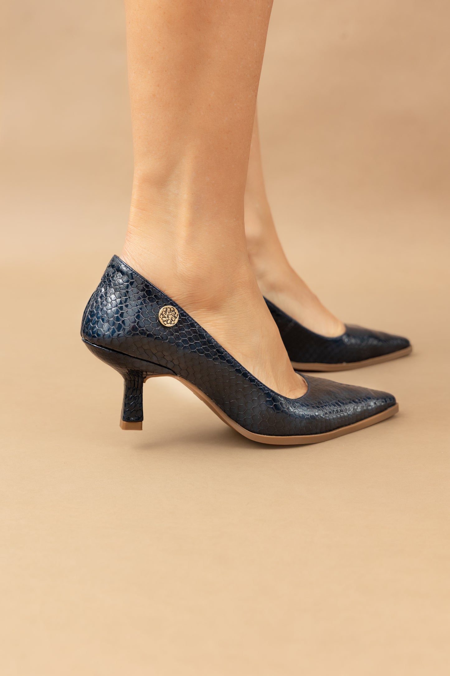 Stiletto Sonia - Cuero Charol Serpiente Azul  -Tacón 3.5 cms - Carolina Laiton