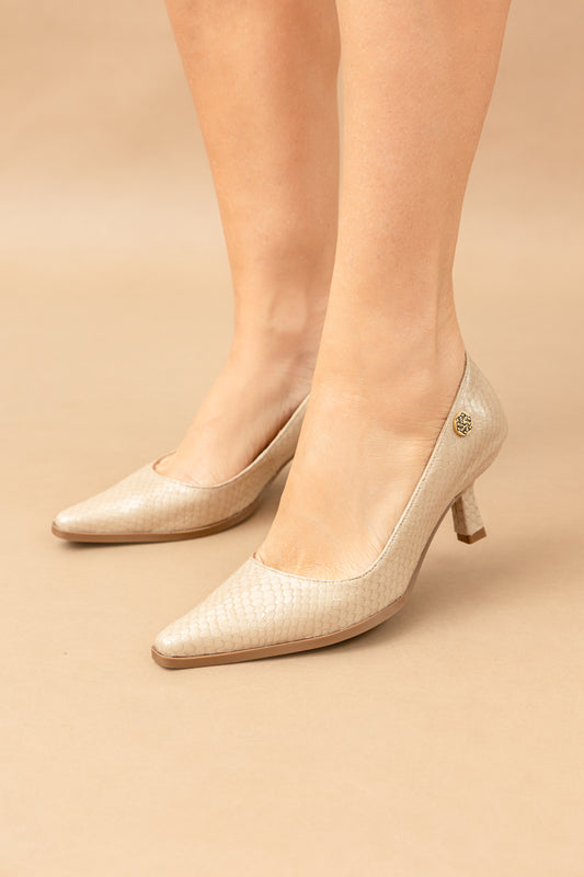 Stiletto Sonia - Cuero Charol Serpiente Beige -Tacón 5.5 cms - Carolina Laiton