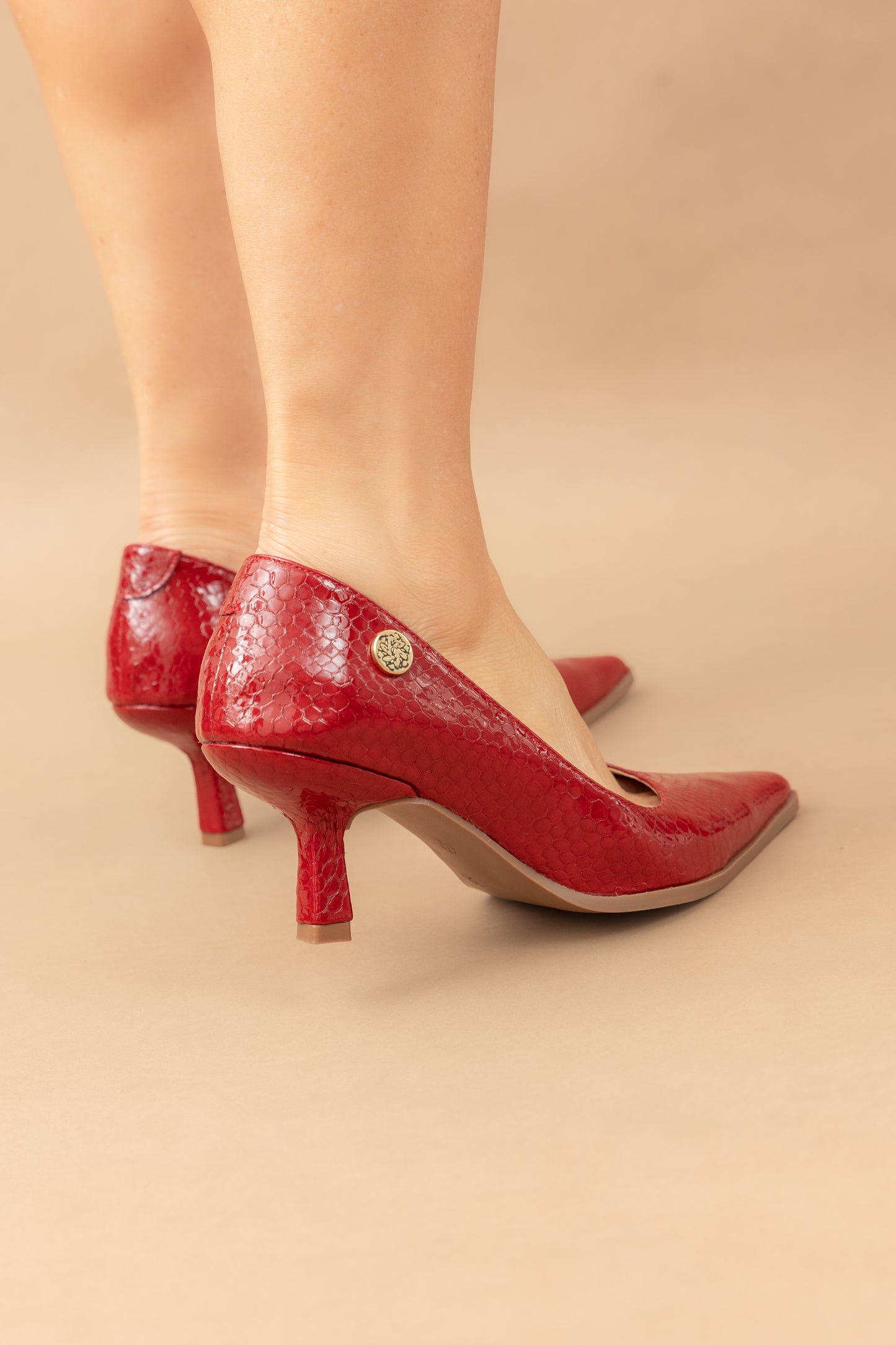 Stiletto Sonia - Cuero Charol Serpiente Rojo -Tacón 3.5 cms - Carolina Laiton