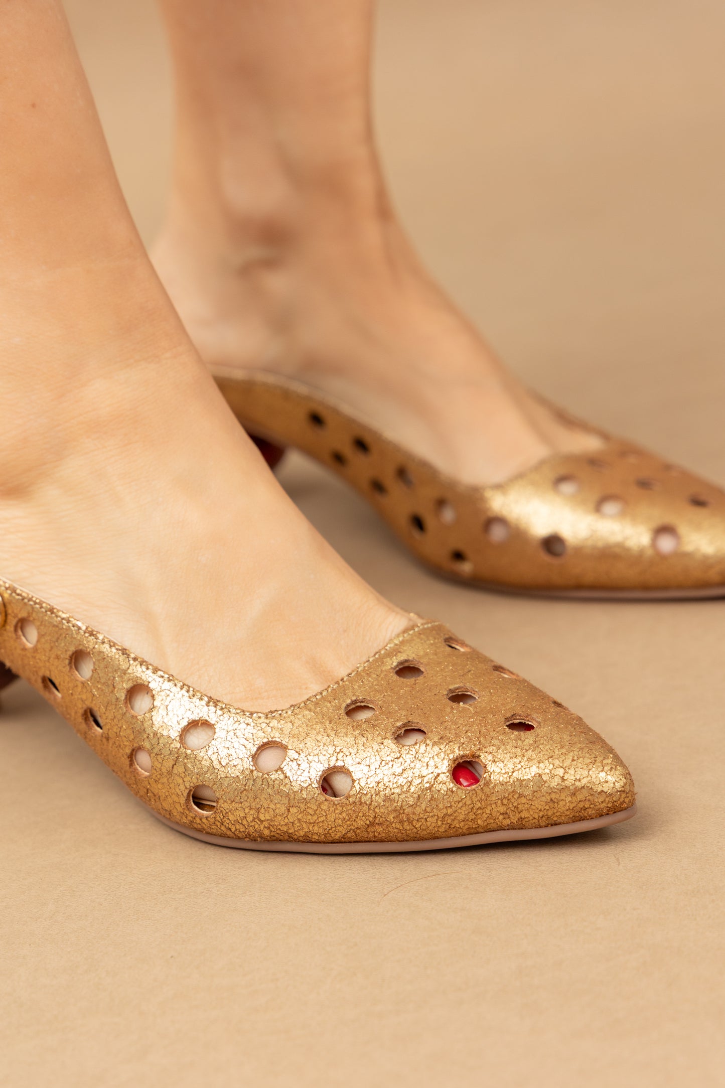Stiletto Cindy - Cuero Oro Envejecido -Tacón 3.5 cms - Carolina Laiton