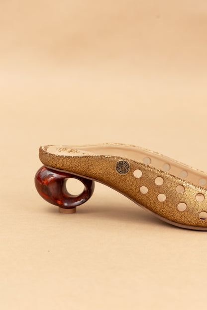 Stiletto Cindy - Cuero Oro Envejecido -Tacón 3.5 cms - Carolina Laiton