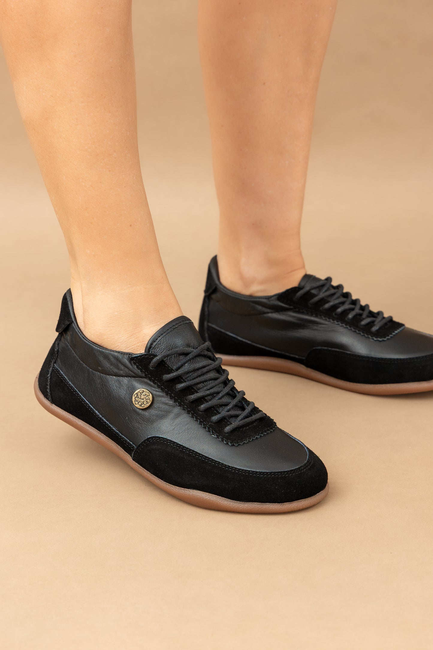 Tenis Chicharron Cuero Negro- Carolina Laiton