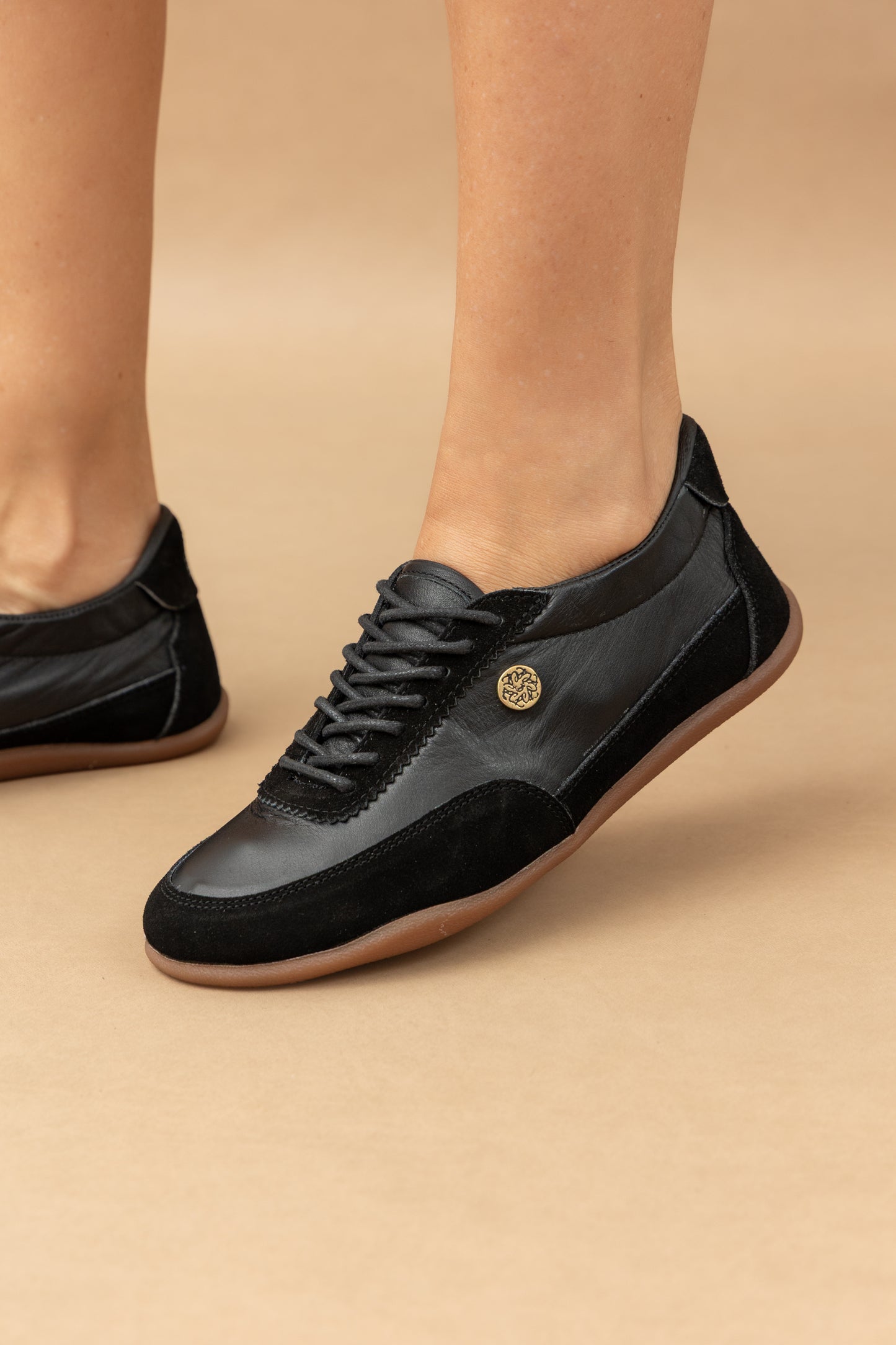 Tenis Chicharron Cuero Negro- Carolina Laiton