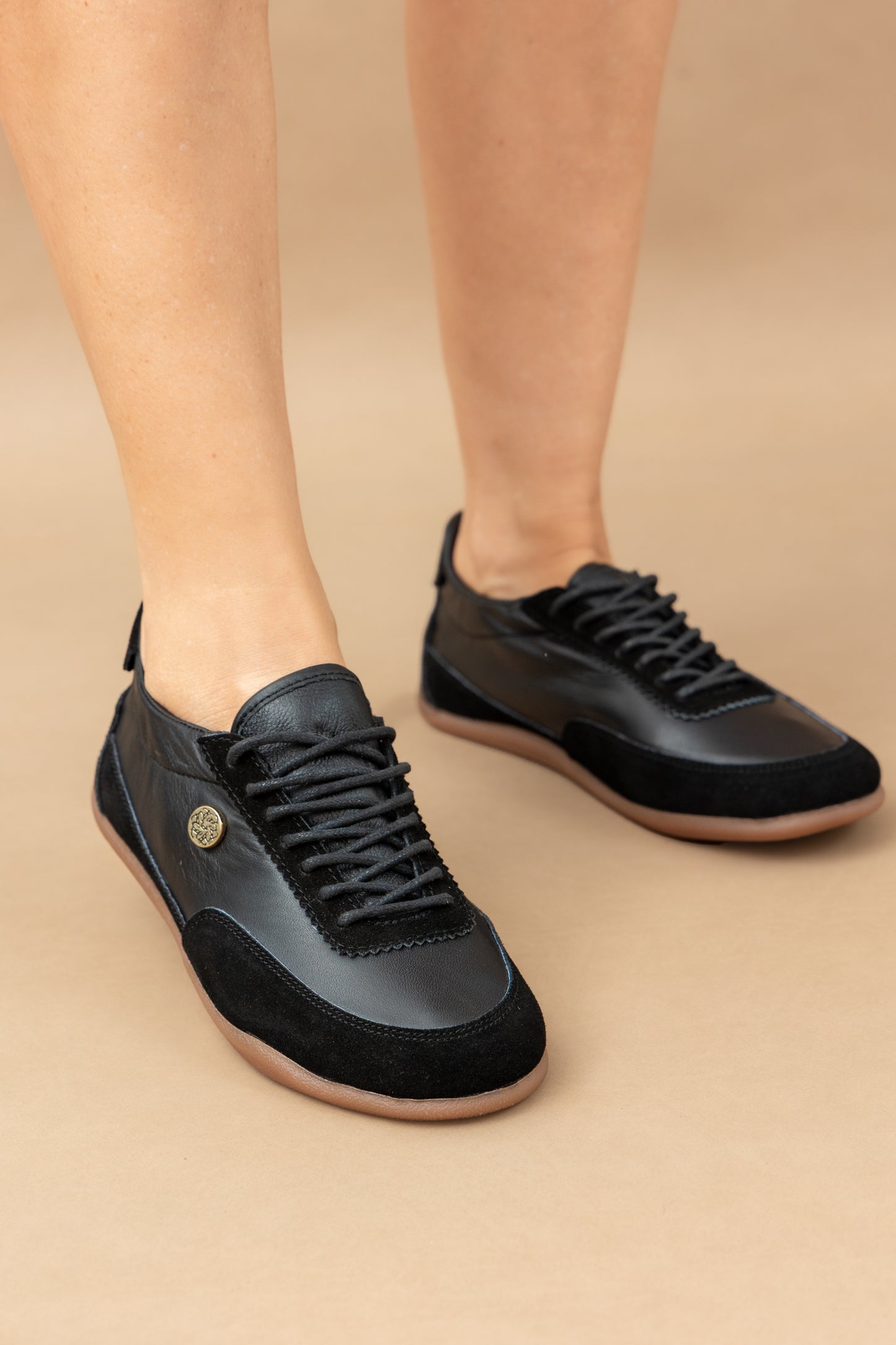 Tenis Chicharron Cuero Negro- Carolina Laiton