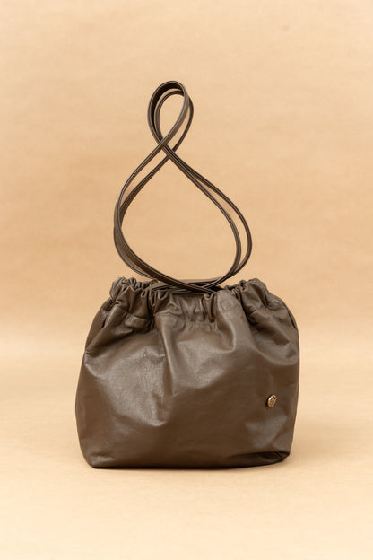 Bolso Sofi en Cuero Cafe - Carolina Laiton
