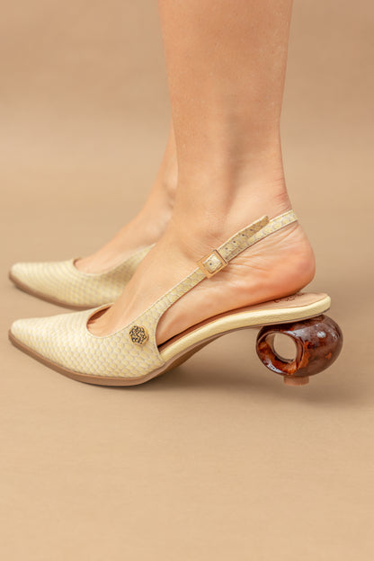 Stiletto Zara - Cuero charol  Serpiente Beige -Tacón 3.5 cms - Carolina Laiton