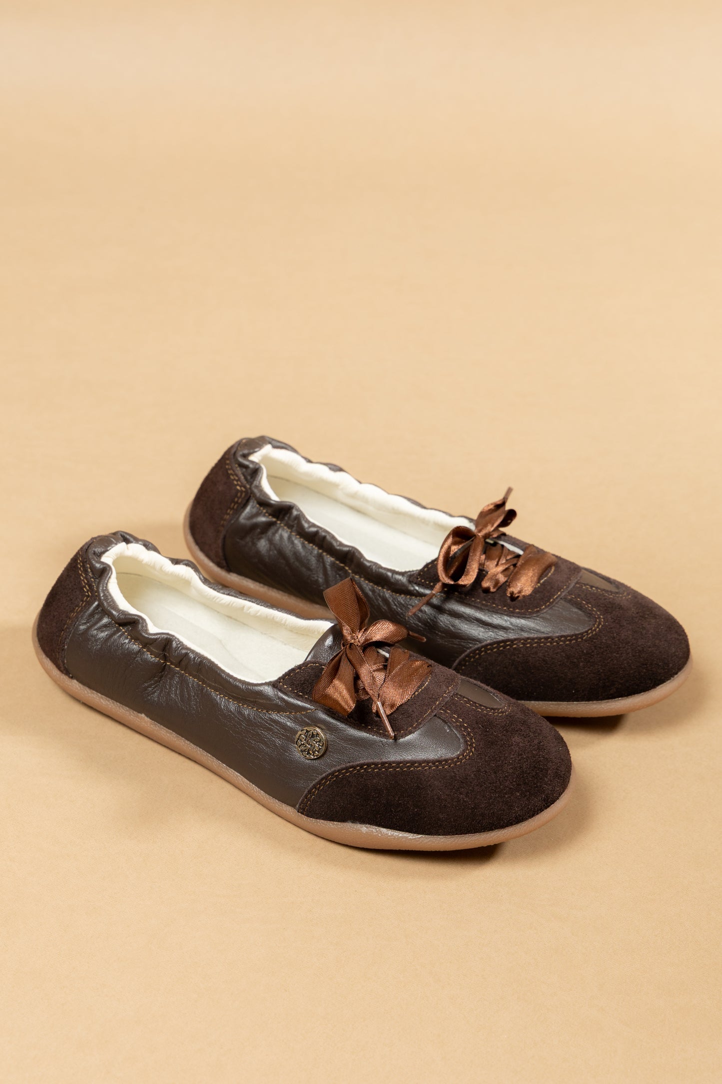 Tenis Baleta Veronica Cuero Chocolate- Carolina Laiton