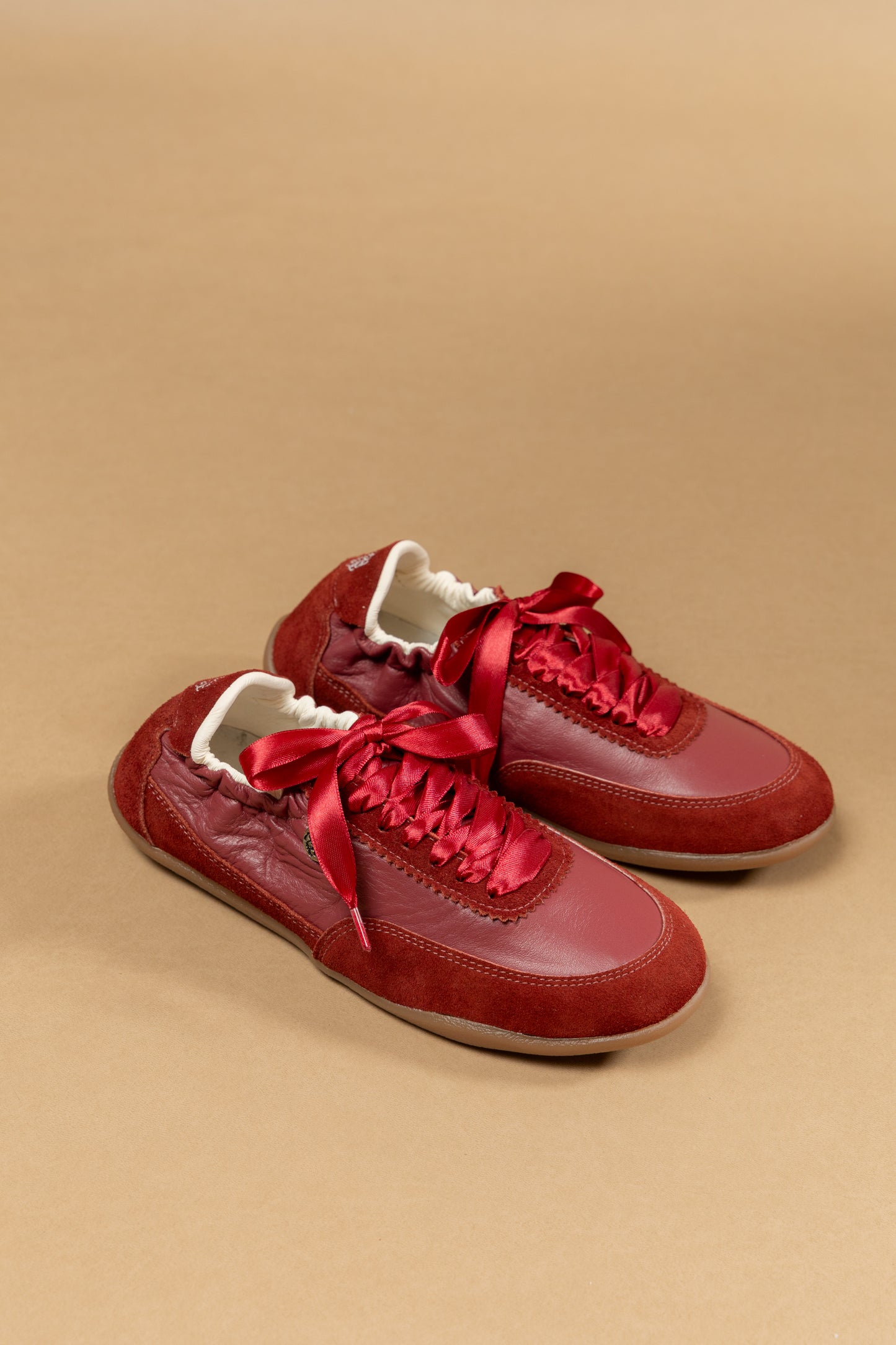 Tenis Vivian - Cuero Rojo - Carolina Laiton