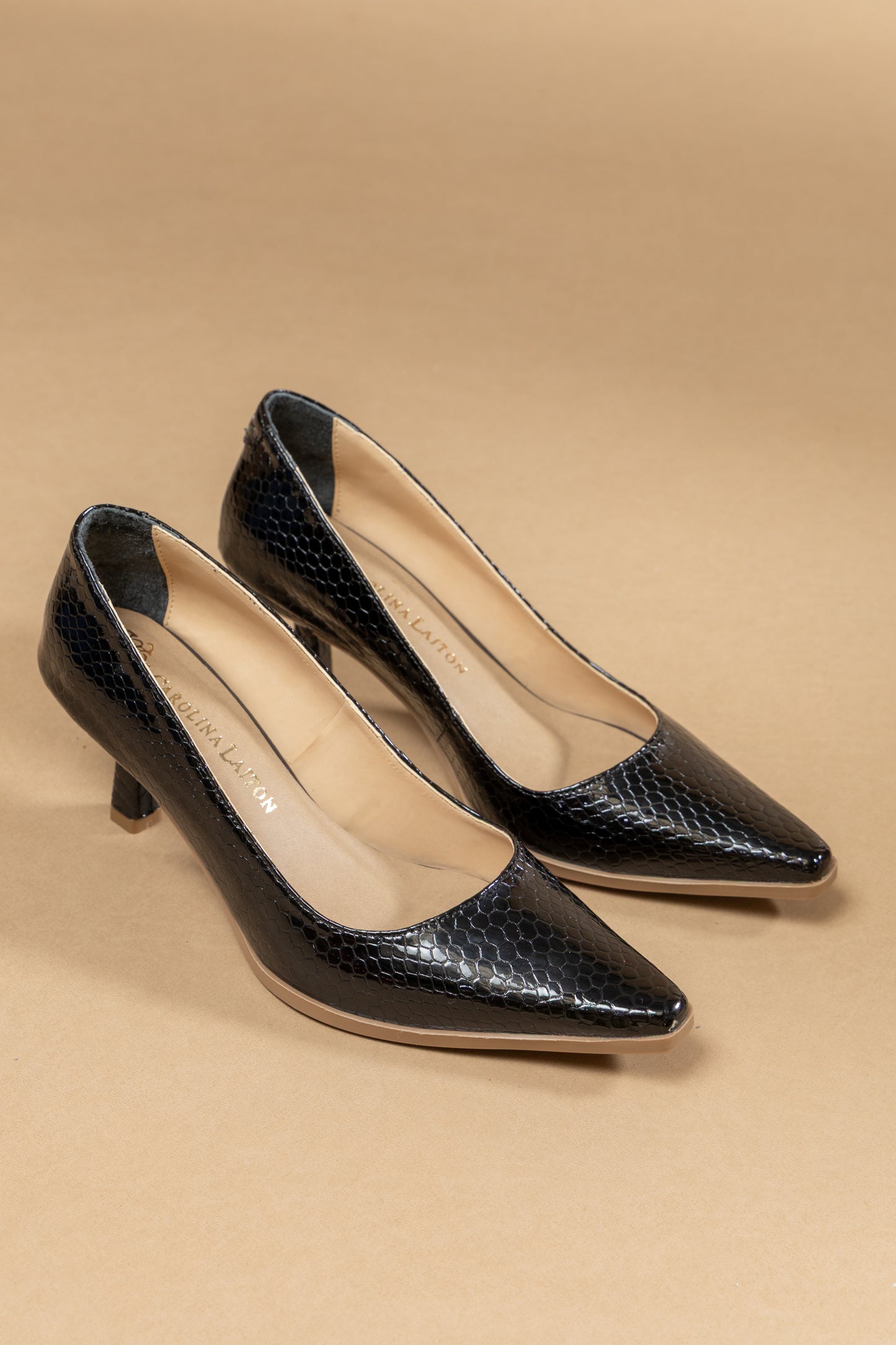 Stiletto Francy - Cuero Italiano Brisa Negro -Tacón 5.5 cms - Carolina Laiton