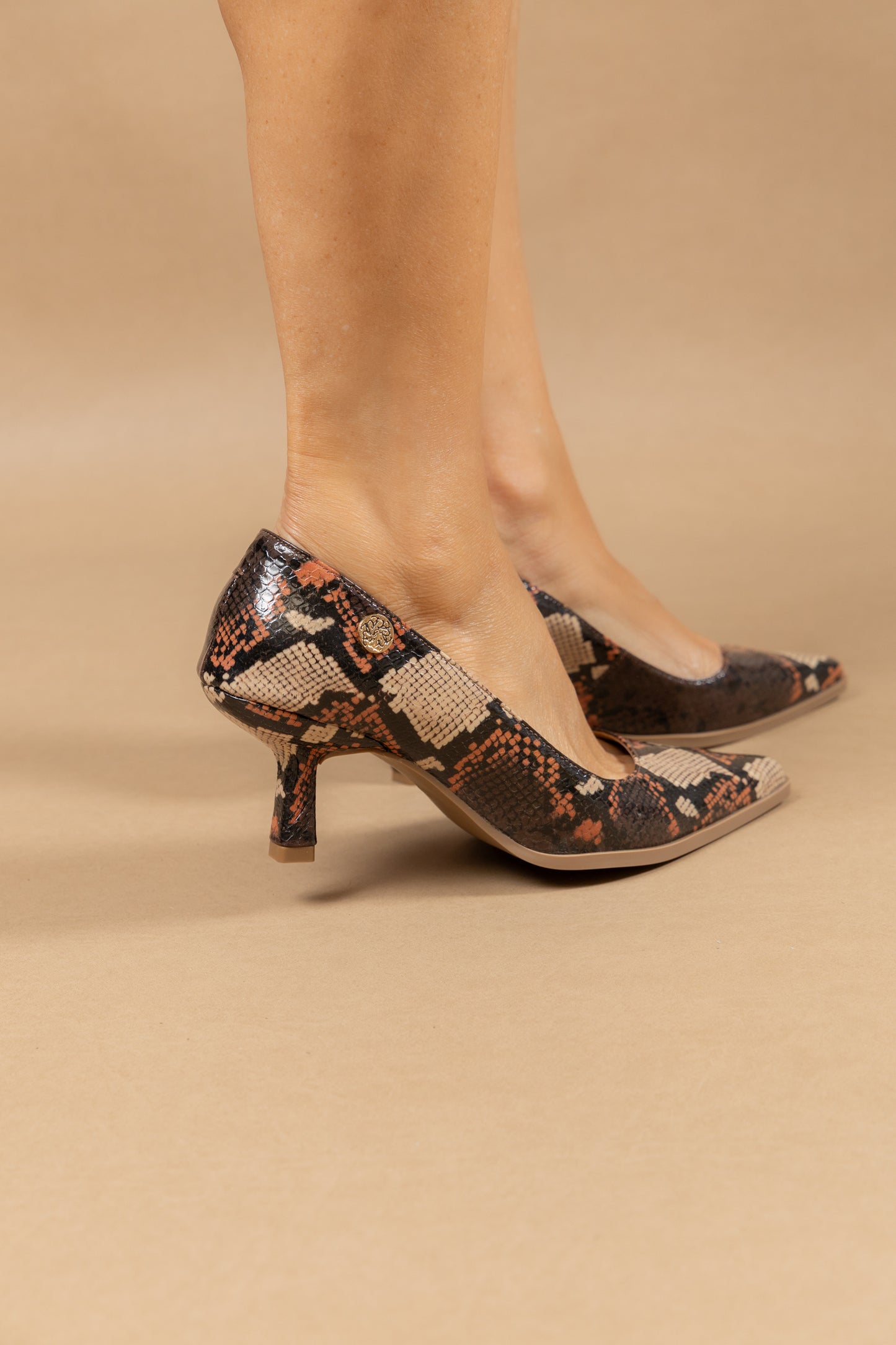Stiletto Francy - Cuero Italiano Pitón Café -Tacón 5.5 cms - Carolina Laiton