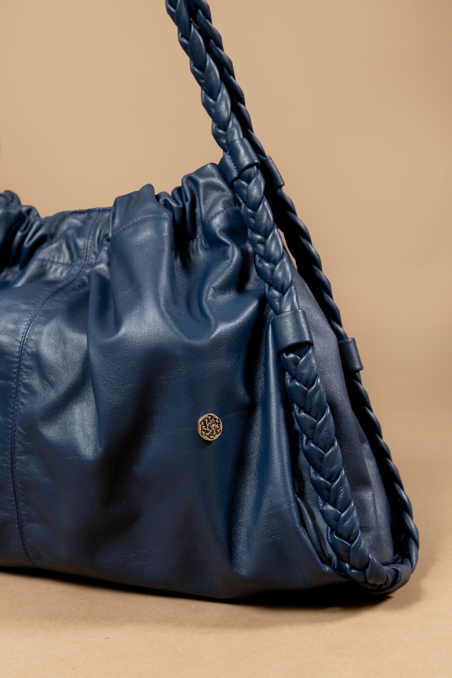 Bolso Gio en Cuero Italiano Azul - Carolina Laiton