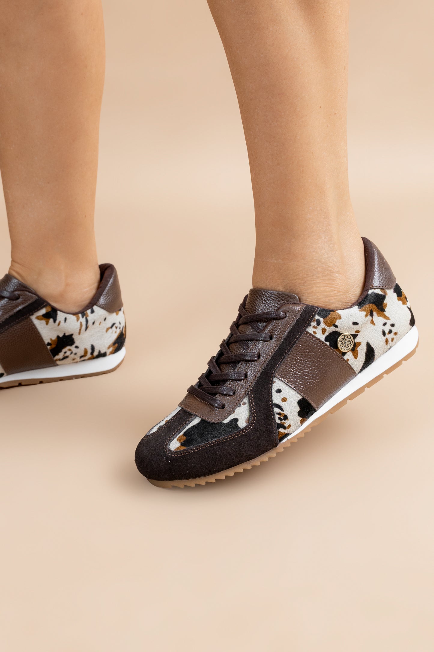 Tenis Bella Cuero Chocolate - Carolina Laiton