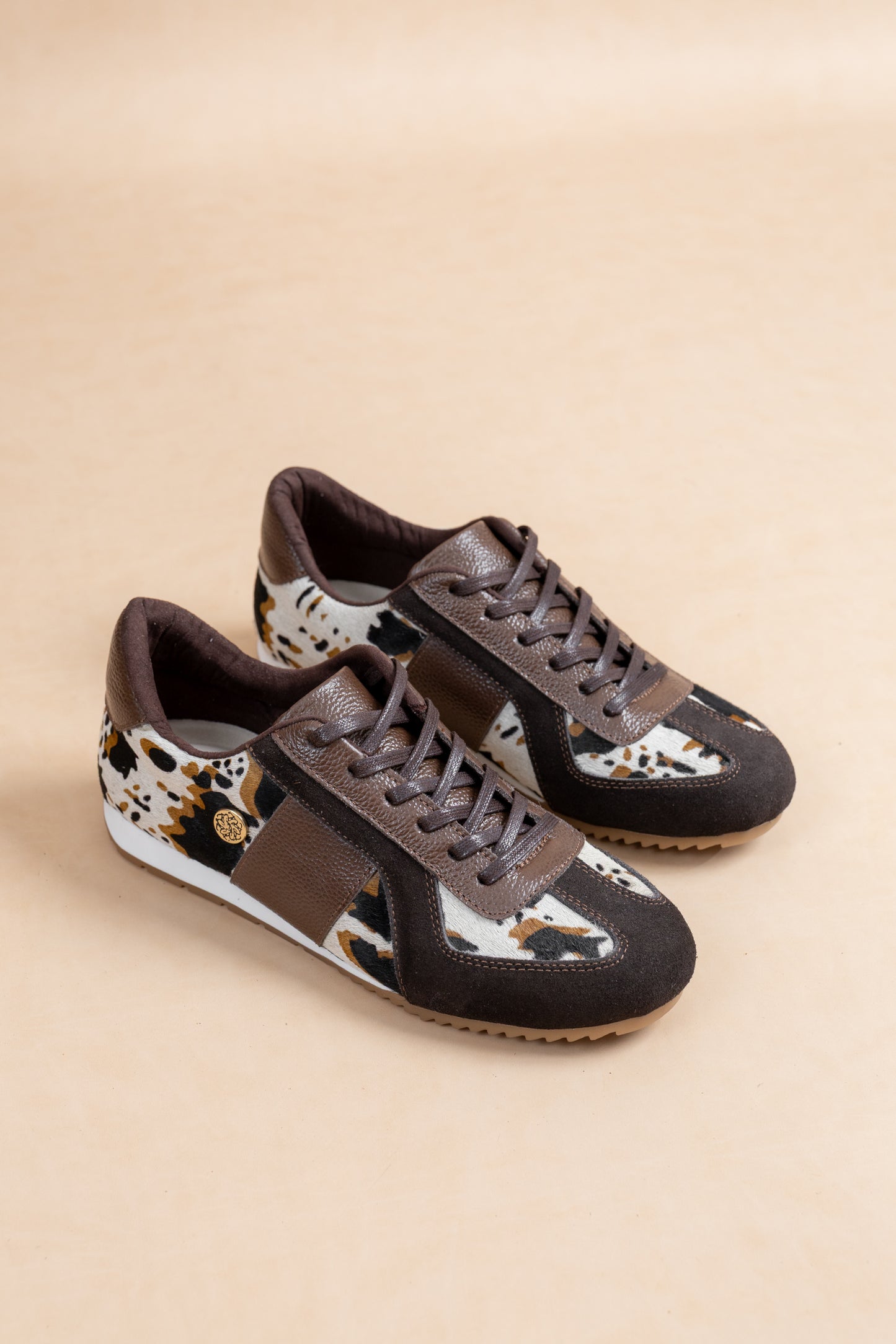 Tenis Bella Cuero Chocolate - Carolina Laiton