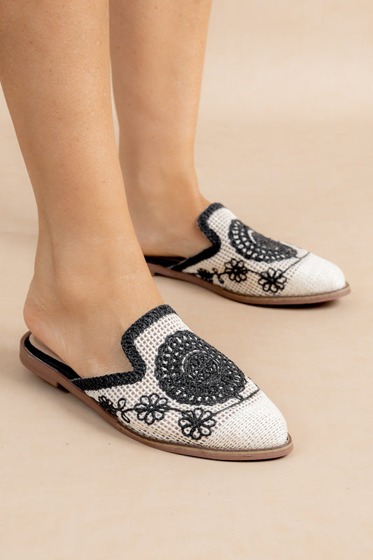 Mocasin Destalonado Margot- Blanco x Negro - Carolina Laiton
