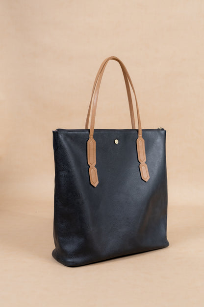 Bolso Aurelia en Cuero Negro- Carolina Laiton