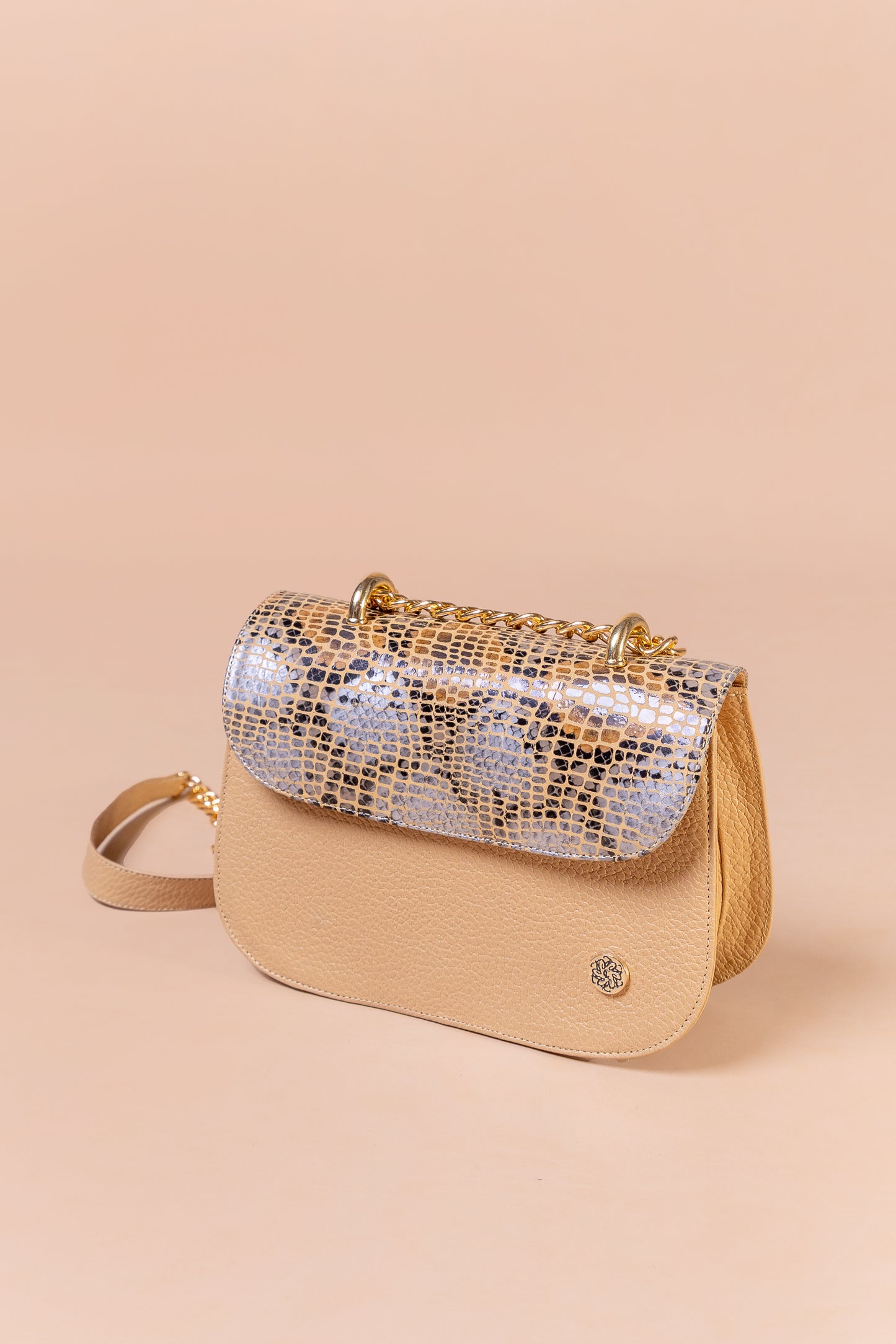 Bolso Kael en Cuero Pitón Tierra- Carolina Laiton