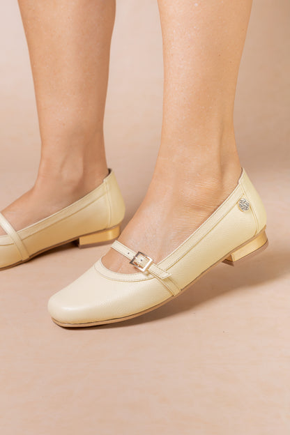 Baleta Aura Cuero Beige - Carolina Laiton
