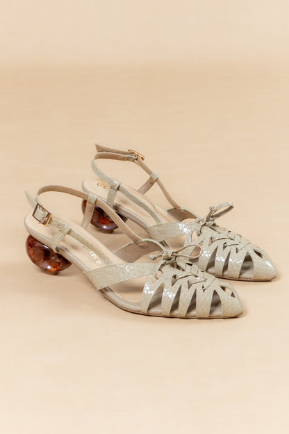 Stiletto Camila - Cuero Charol Beige -Tacón 3.5 cms - Carolina Laiton