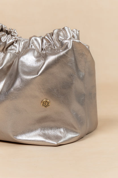 Bolso Sofi en Cuero Plata - Carolina Laiton