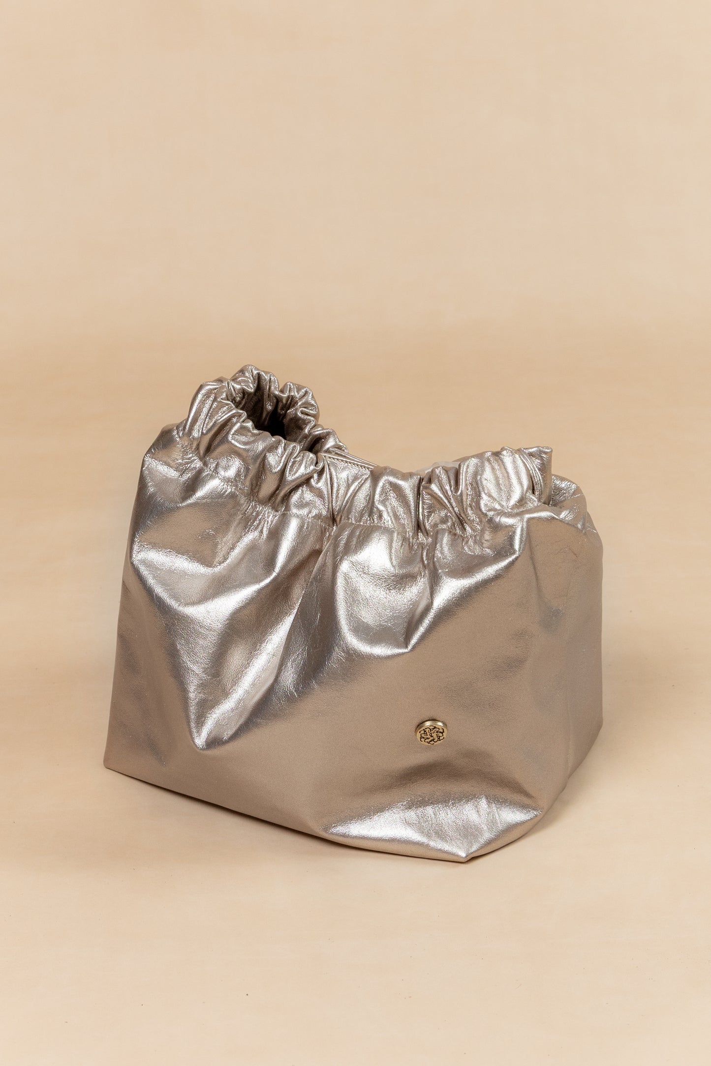 Bolso Sofi en Cuero Plata - Carolina Laiton