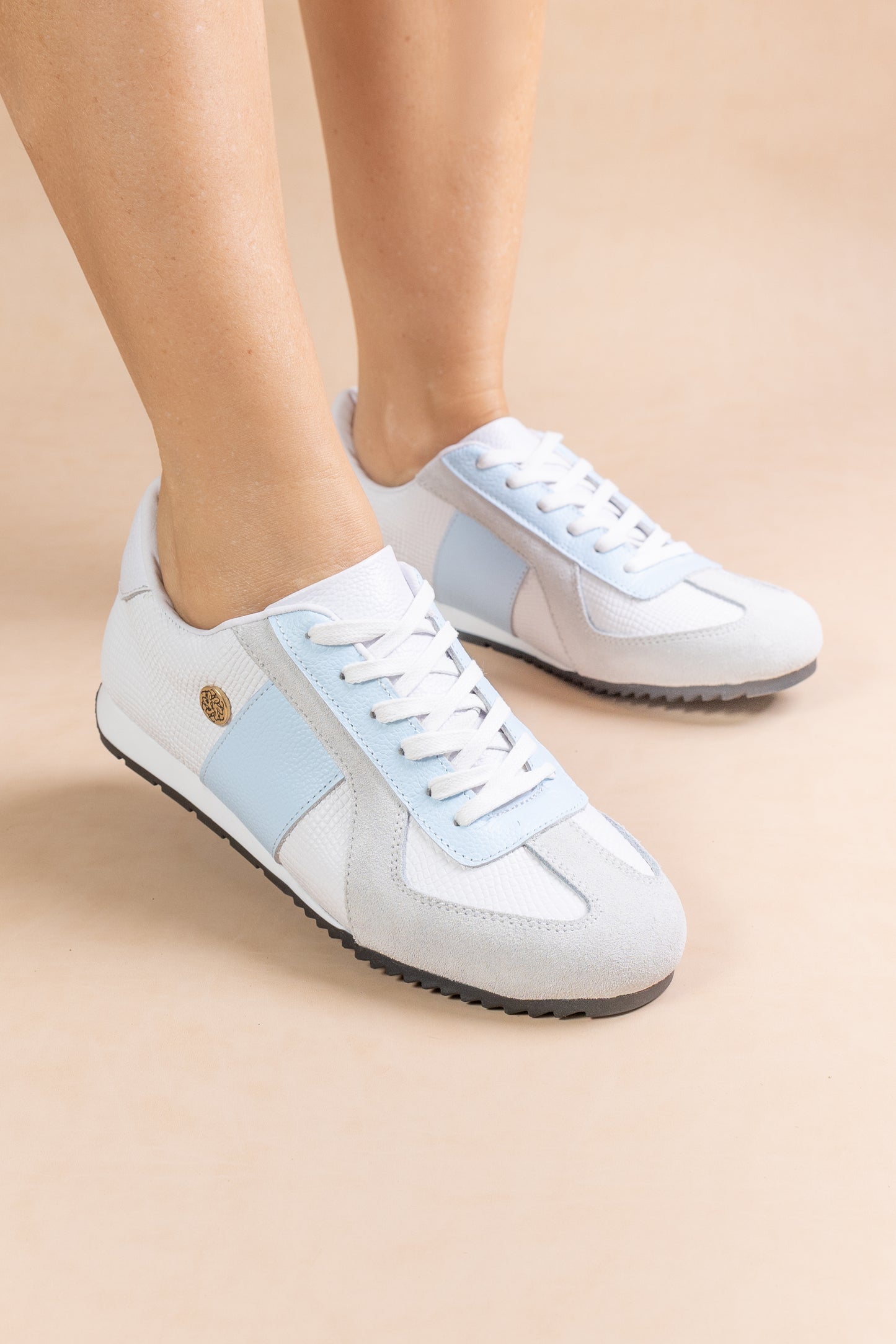 Tenis Kristy Cuero Blanco - Carolina Laiton