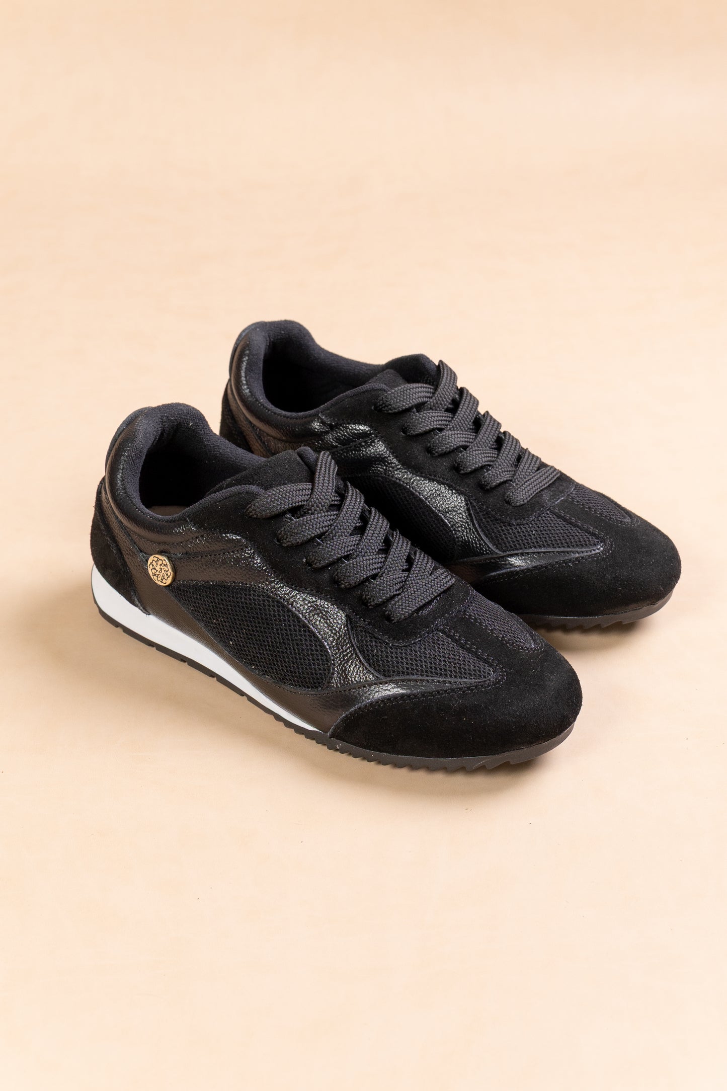 Tenis Gazelle Cuero Negro - Carolina Laiton